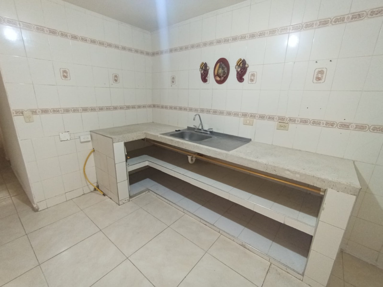 ALQUILER DE CASA 1er  PISO BARRIO BUENOS AIRES - YUMBO
