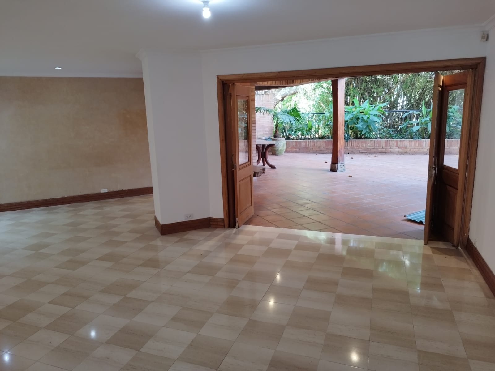 ALQUILER DE APTO 1er PISO CONJUNTO ALTILLO JUANAMBU