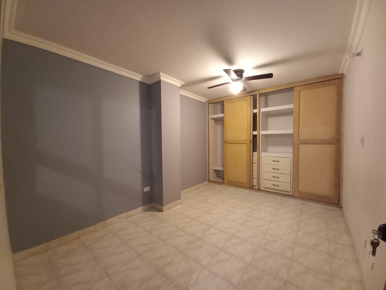 Alquiler Apartamento 1er Piso Edificio Melaza, Ingenio III.