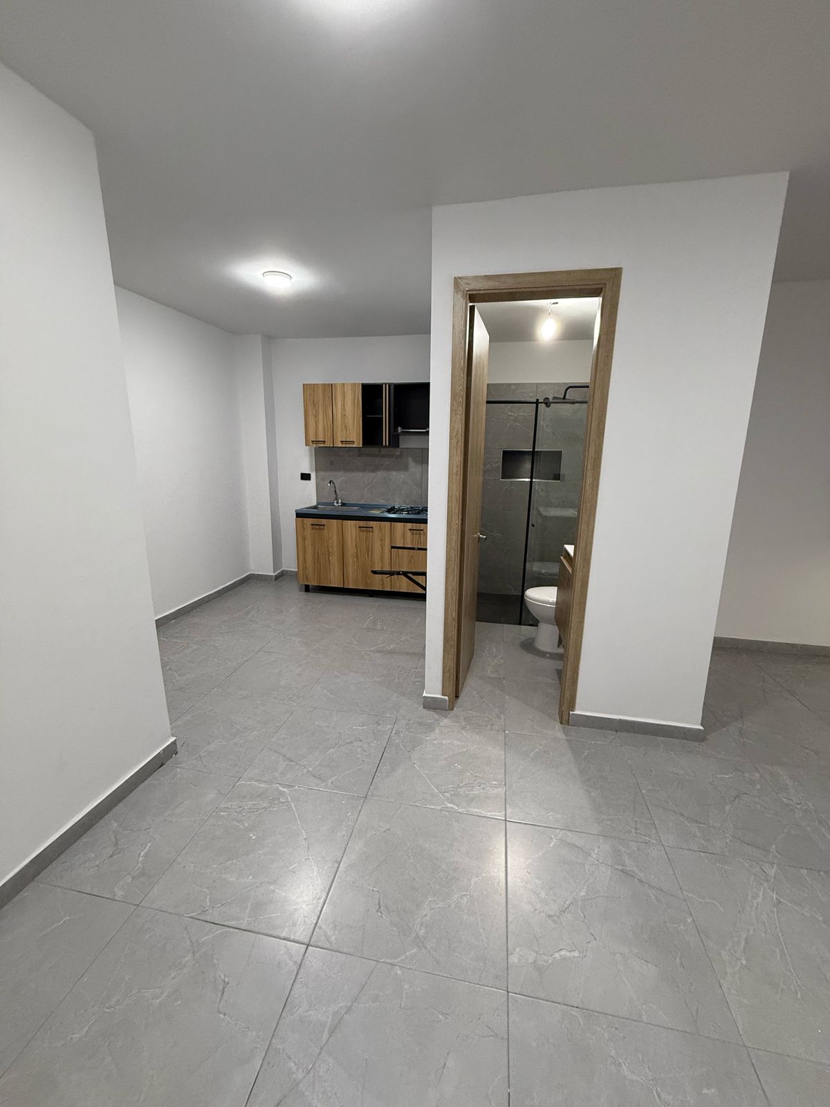 ALQUILER DE APARTAESTUDIO 5to PISO BARRIO LA MERCED
