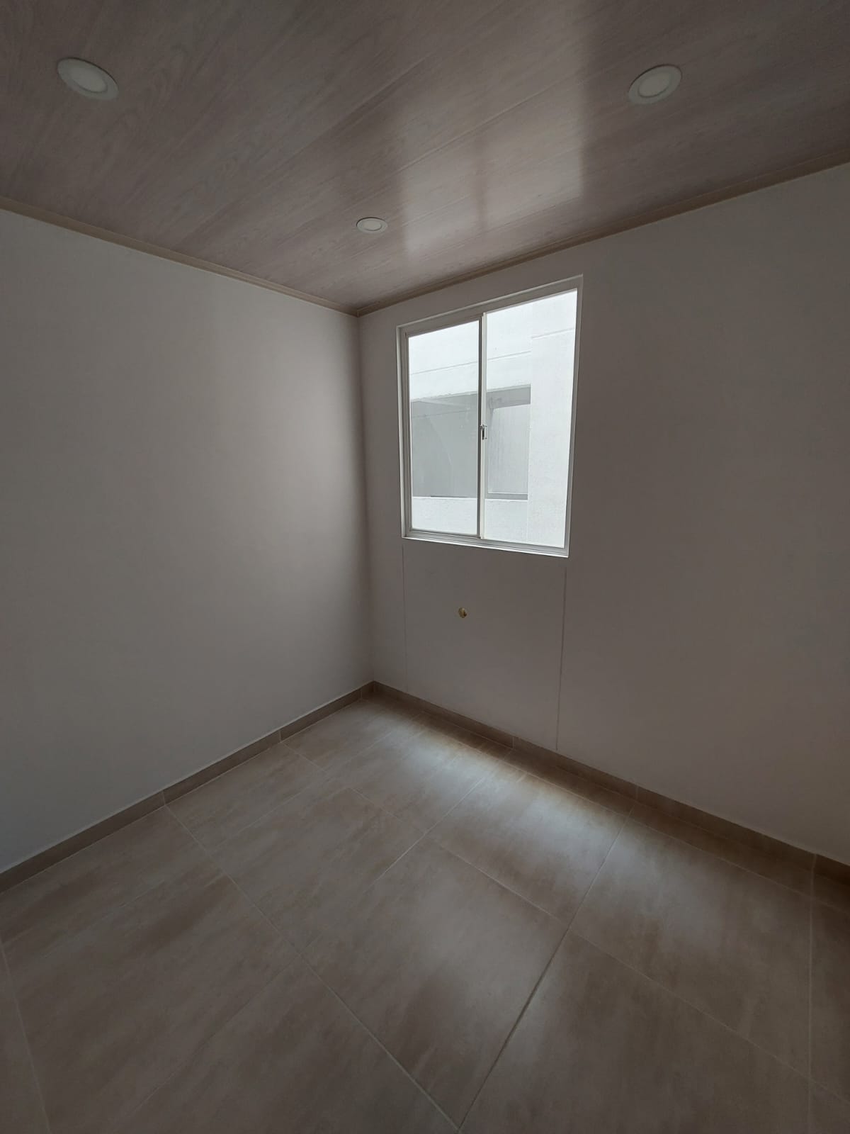 Alquiler Apartamento 6to Piso Conjunto Coral, Ciudad Pacifica.