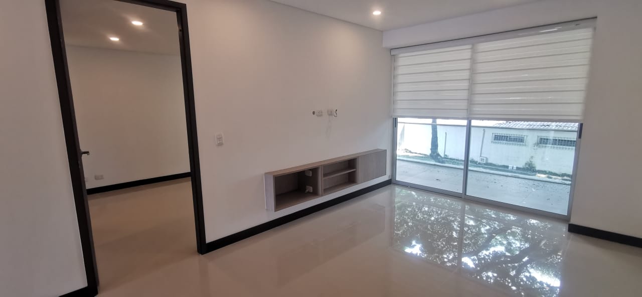 ALQUILER DE APARTAESTUDIO 2do PISO EDIFICIO JUAN PABLO.