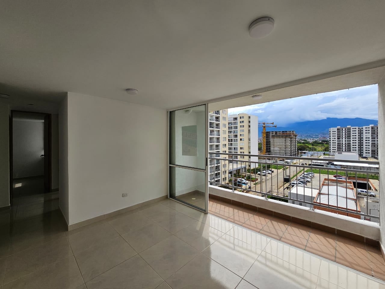 Alquiler Apartamento Nuevo 7mo piso Bellaterra Ventus.