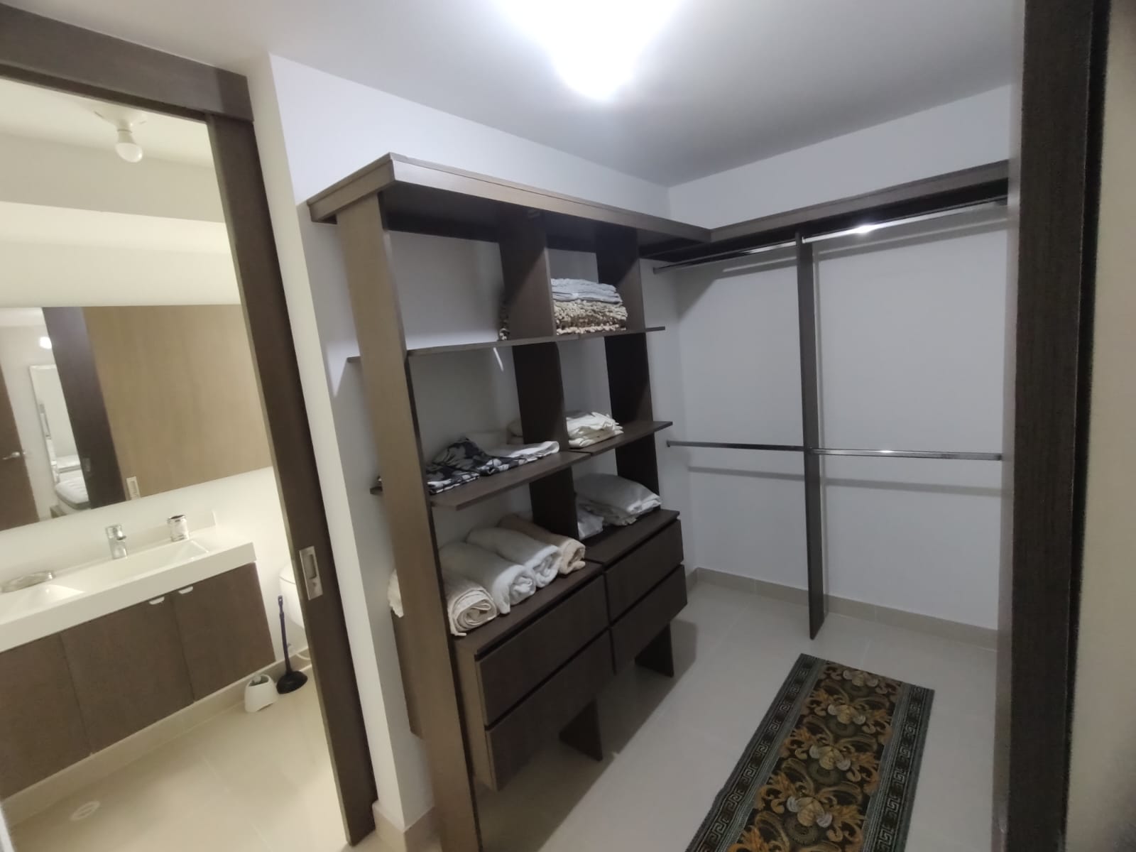 Alquiler Apartamento Amoblado Piso 9 Conjunto Banyo.