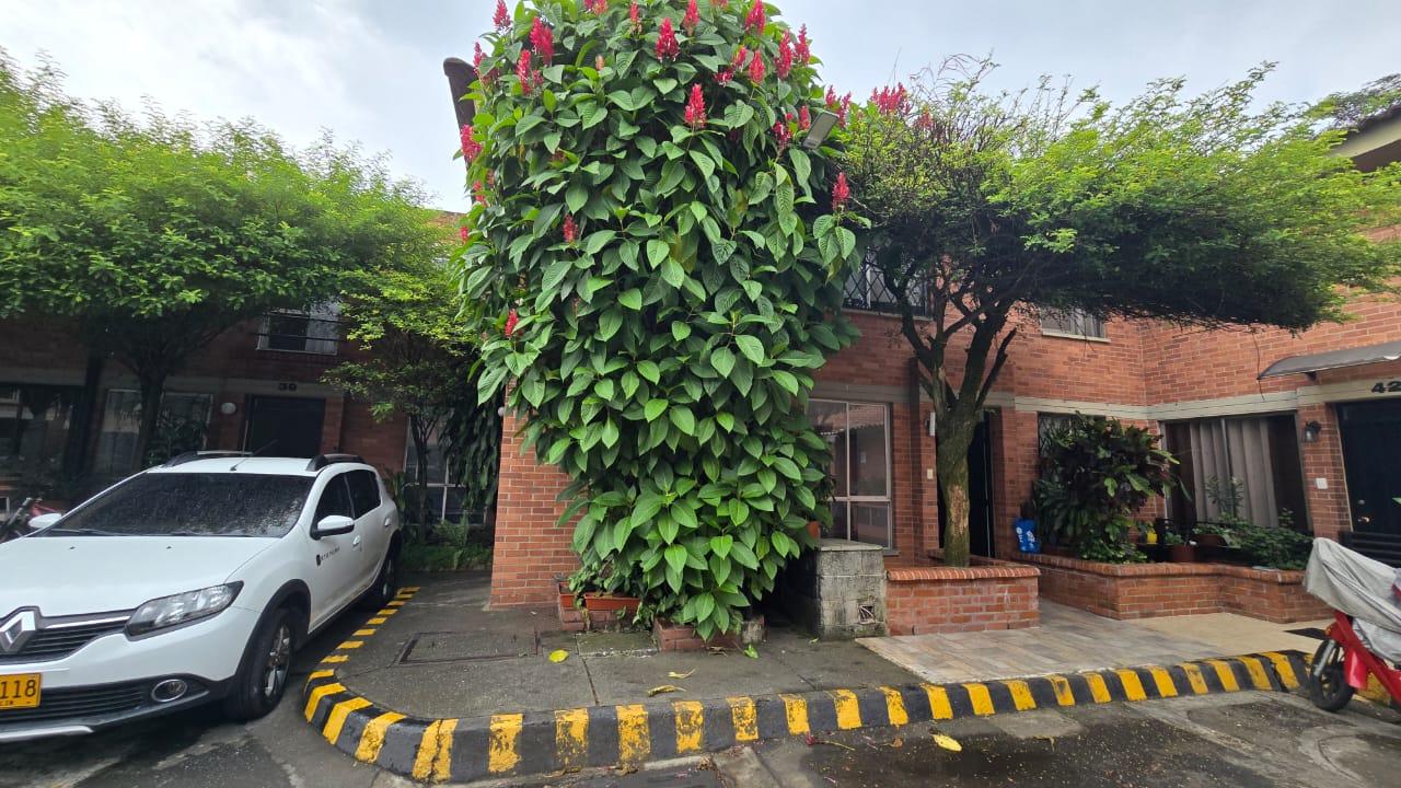 Alquiler Casa Dos NivelesConjunto Ricón de la Camelia.
