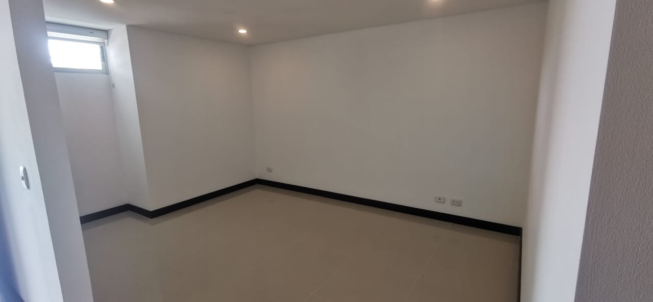 ALQUILER DE APARTAESTUDIO 2do PISO EDIFICIO JUAN PABLO.