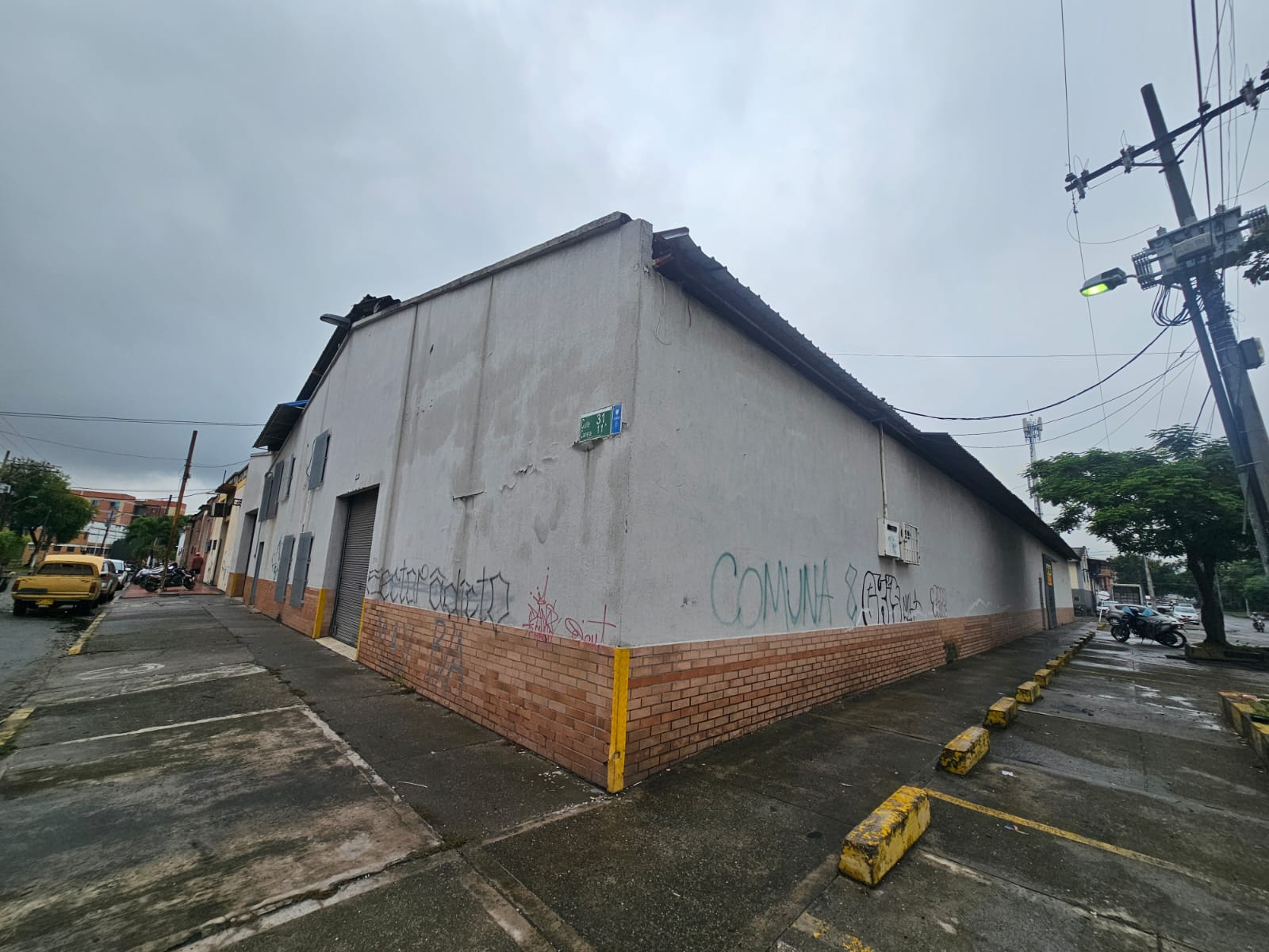 VENTA DE BODEGA DOS NIVELES BARRIO BENJAMIN HERRERA