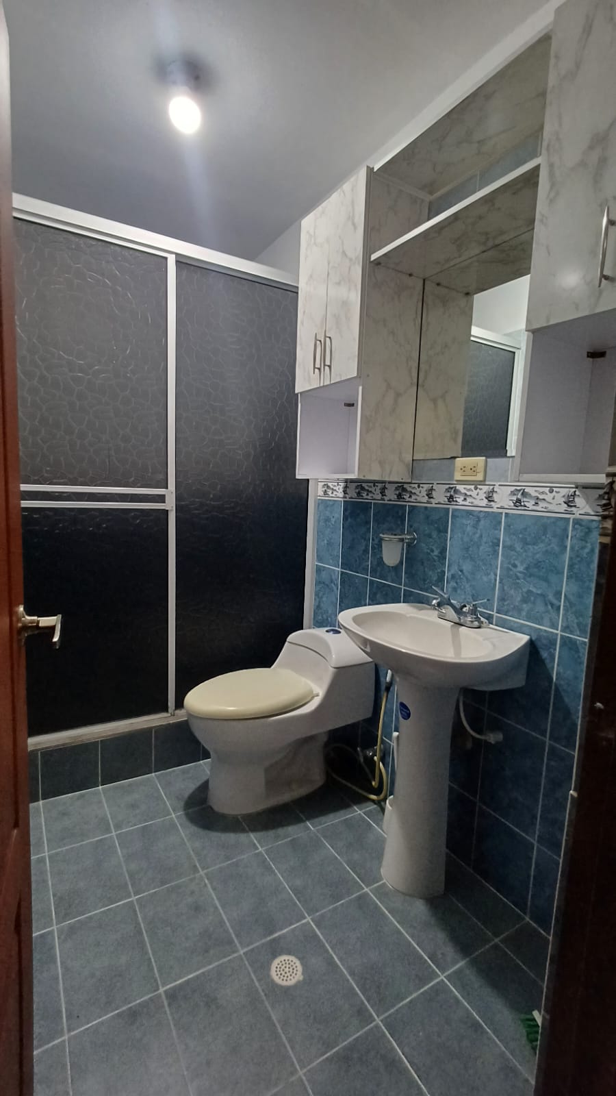 ALQUILER DE APTO 2do PISO EN BARRIO JORGE  ZAWADZKY