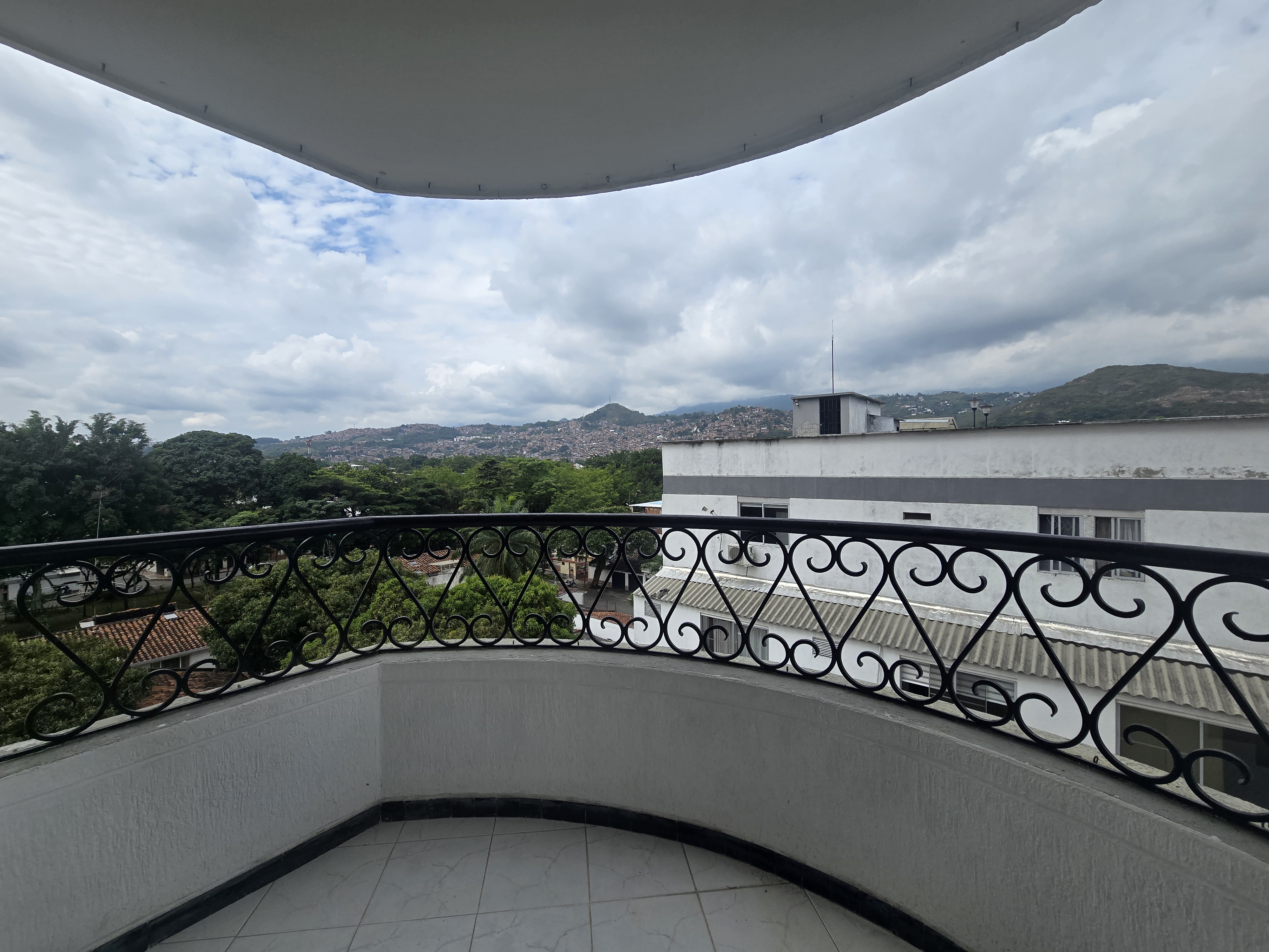 APARTAMENTO EN VENTA EDIFICIO PORTAL DE VIZCAYA - EL REFUGIO