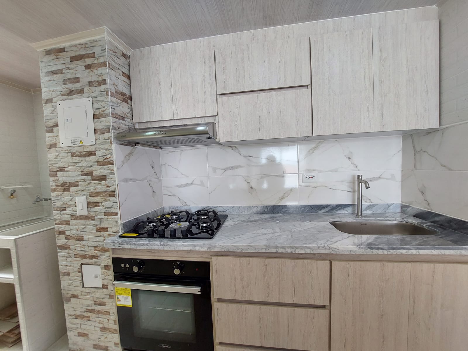 Alquiler Apartamento 6to Piso Conjunto Coral, Ciudad Pacifica.