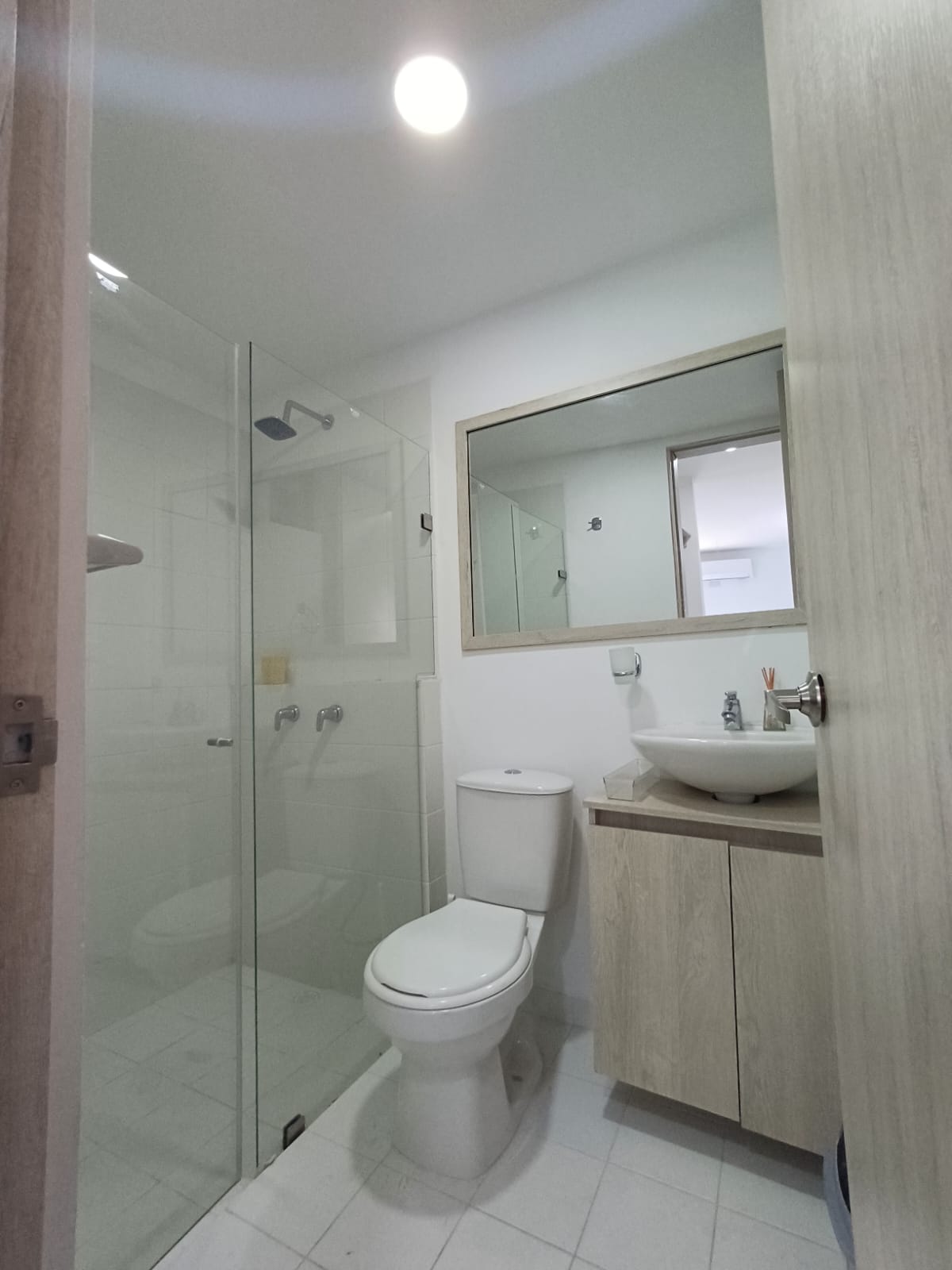 Alquiler de Apartaestudio 8vo Piso Amoblado o sin Amoblar Alto Living