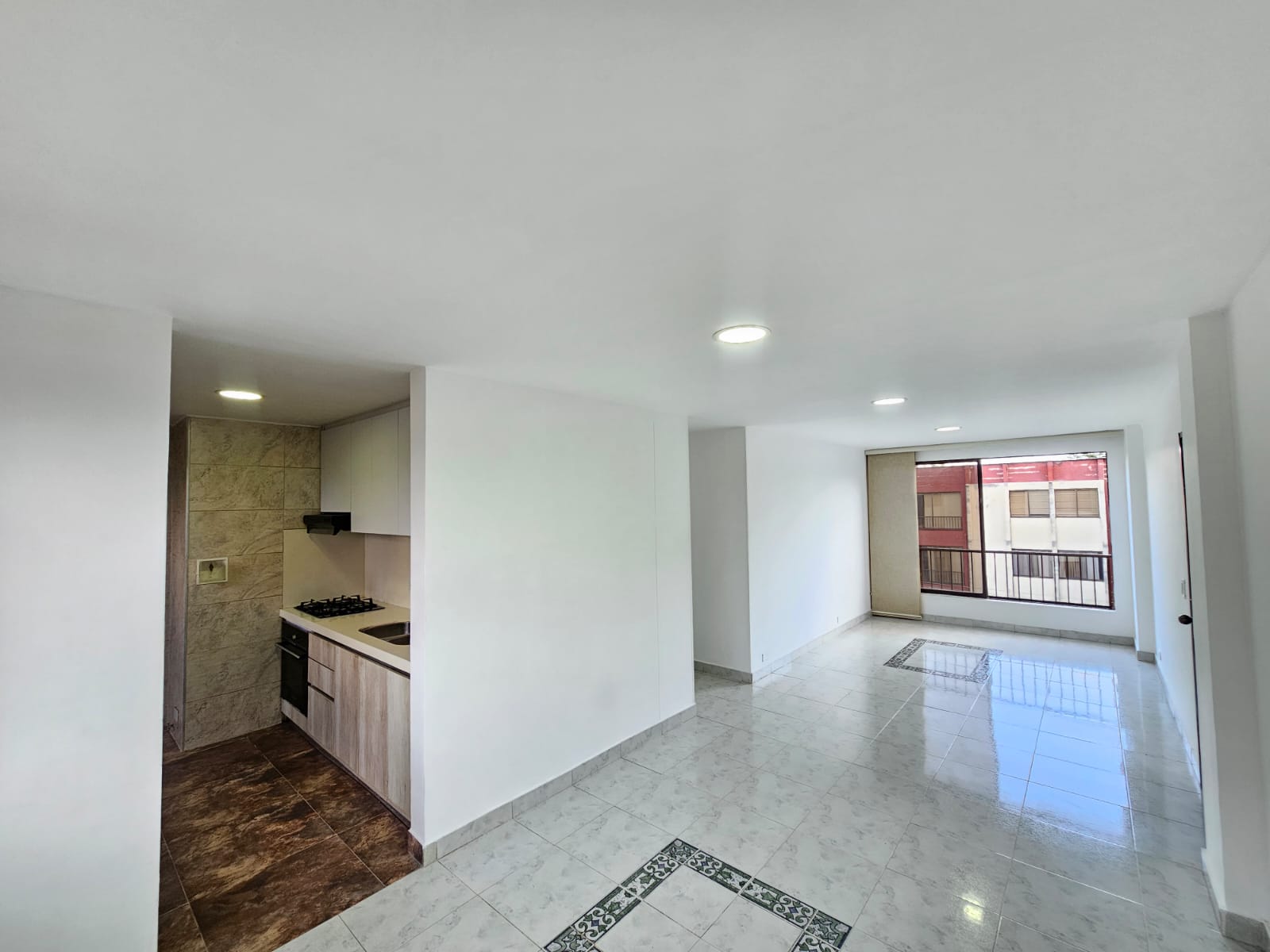 Alquiler Apartamento 4to Piso Conjunto  Parques del Limonar.