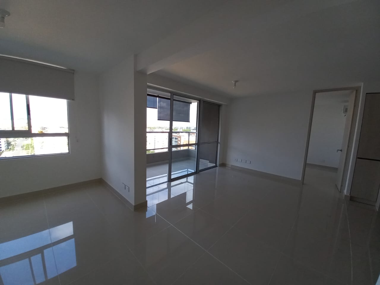 Alquiler Apartamento Nuevo Piso 14 Conjunto Platino, Valle del Lili.