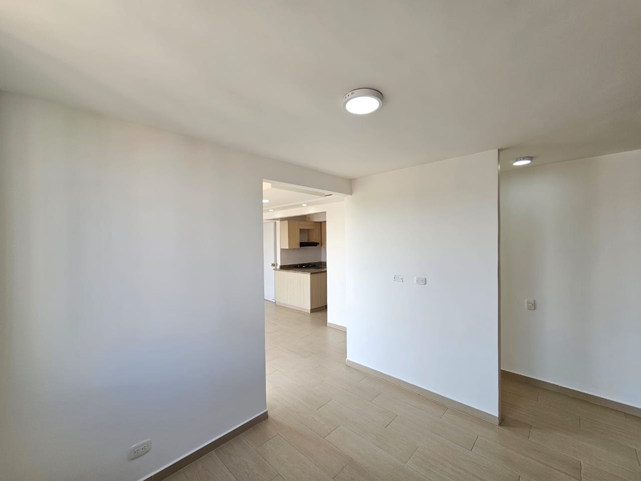 Alquiler Apartamento Piso 9 Conjunto Amatista A, Ciudad Meledendez