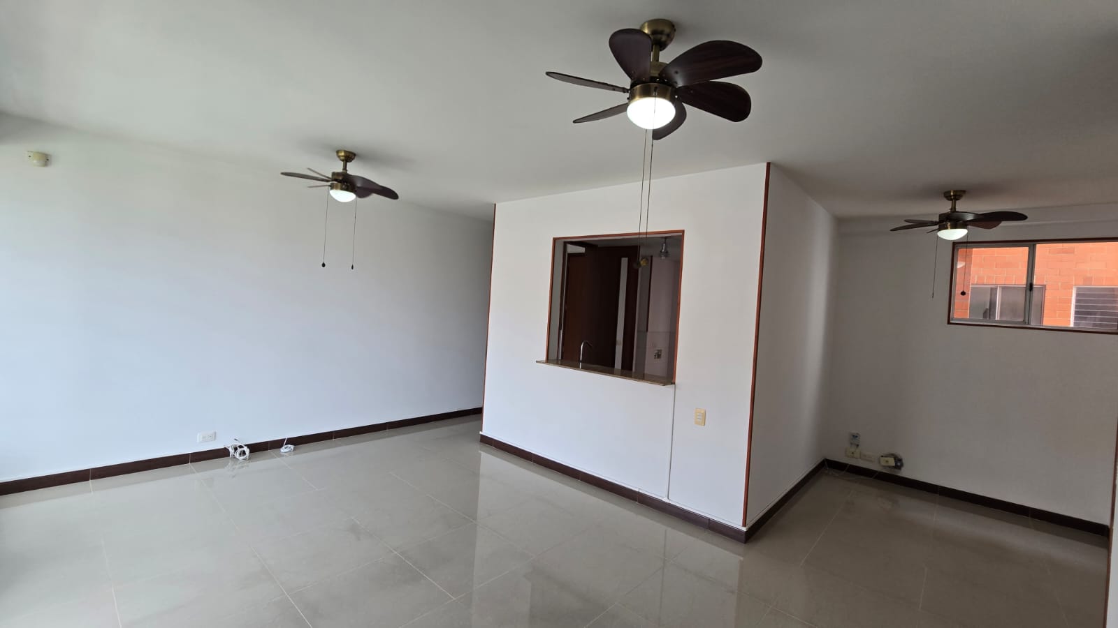 Alquiler Apartamento 5to Piso Conjunto Los Robles, Caney.