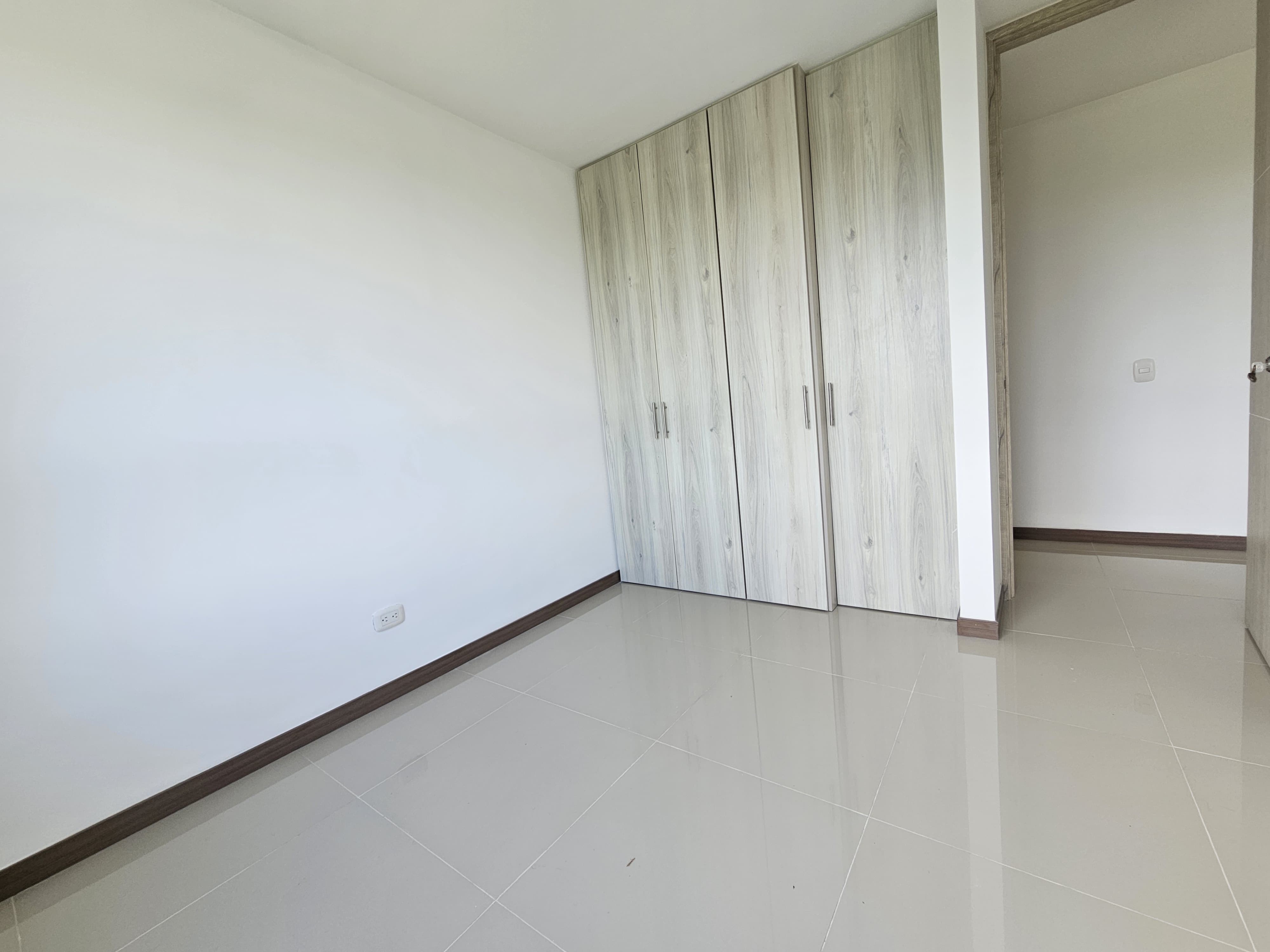 Alquiler Apartamento 7mo Piso Conjunto Moretti, Valle del Lili
