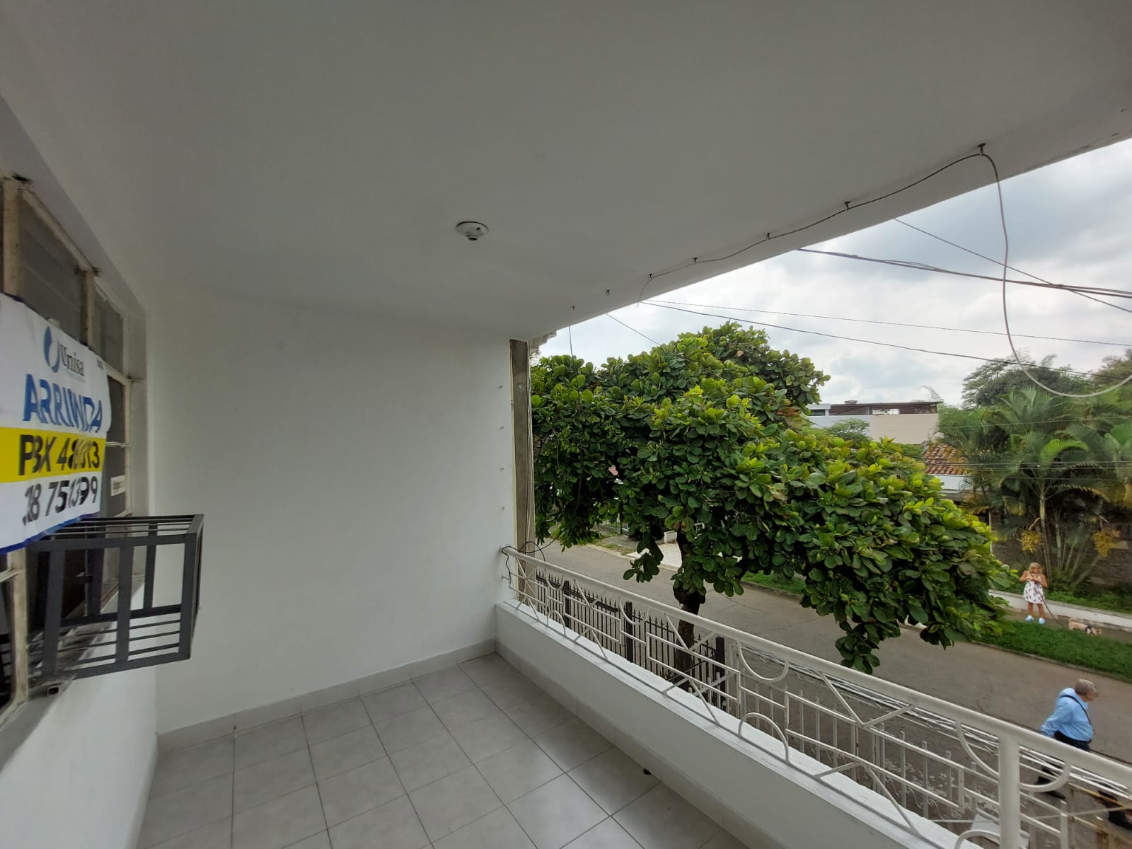ALQUILER DE CASA 2do PISO BARRIO EL BOSQUE