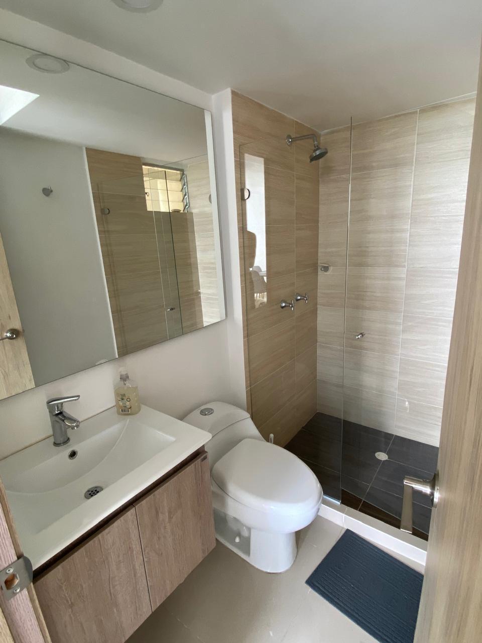 ALQUILER DE APTO AMOBLADO  7mo PISO CONJUNTO TOSCANA 70