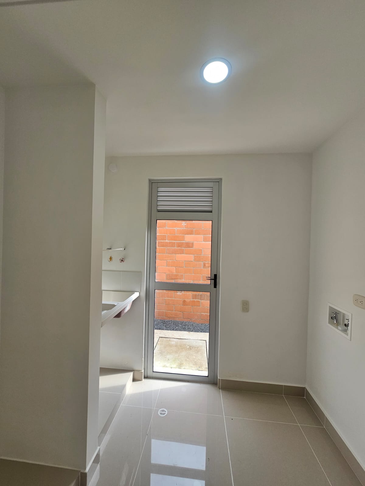 Alquiler Casa Nueva Dos Niveles Conjunto Tangara, Ciudad Country