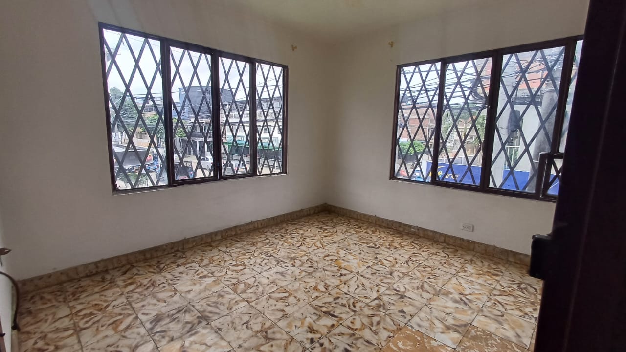 ALQUILER DE APTO 2do PISO BARRIO 7 DE AGOSTO