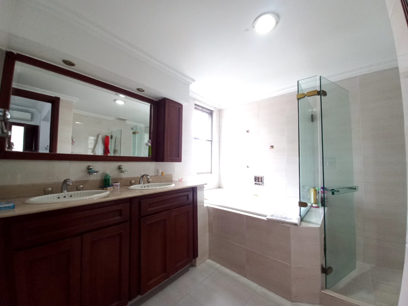 Alquiler Apartamento Piso 12 Edificio Iarkon, Santa Teresita.