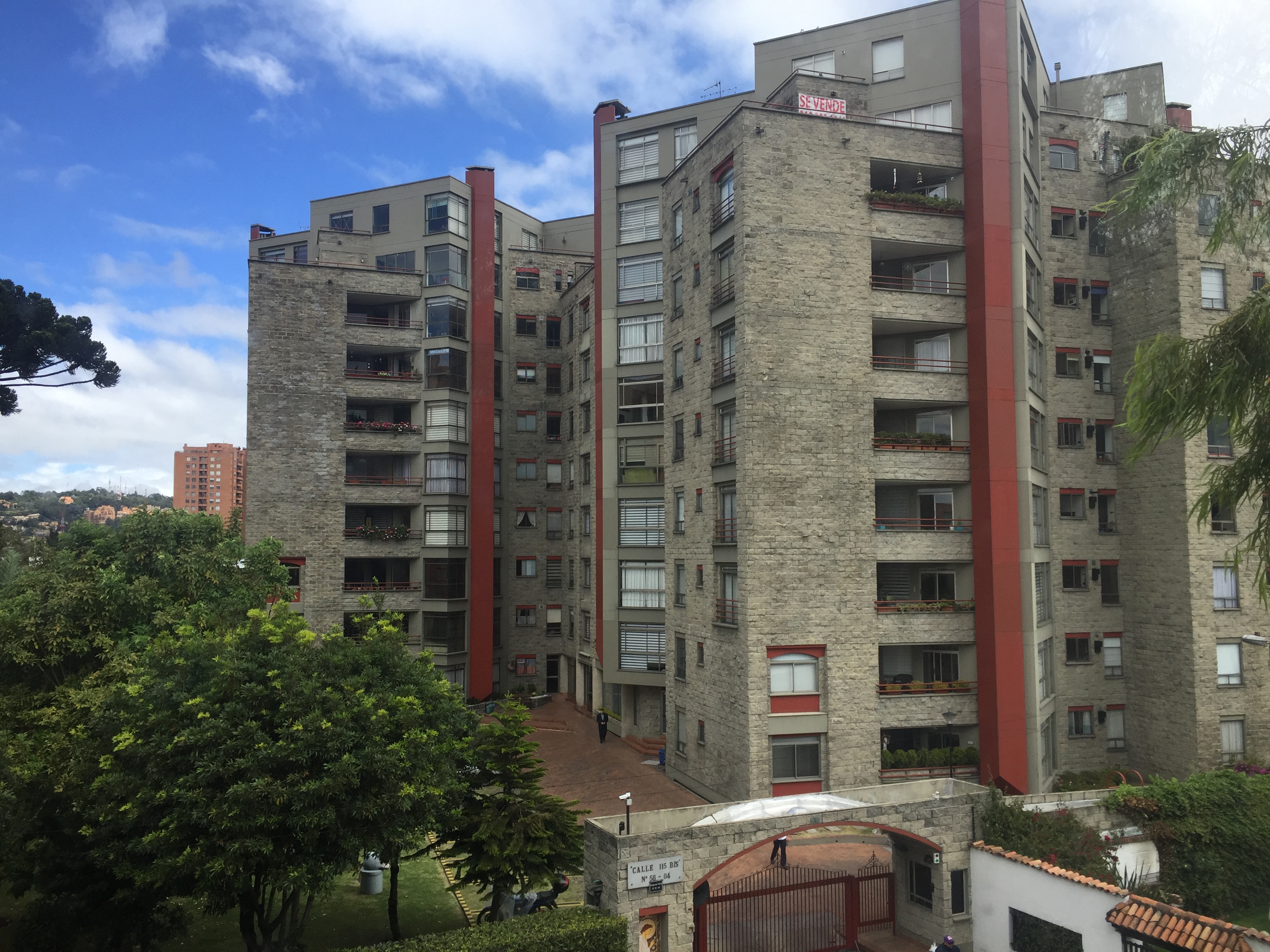SE VENDE APTO DUPLEX  PUENTE LARGO AMPLIO BOGOTA
