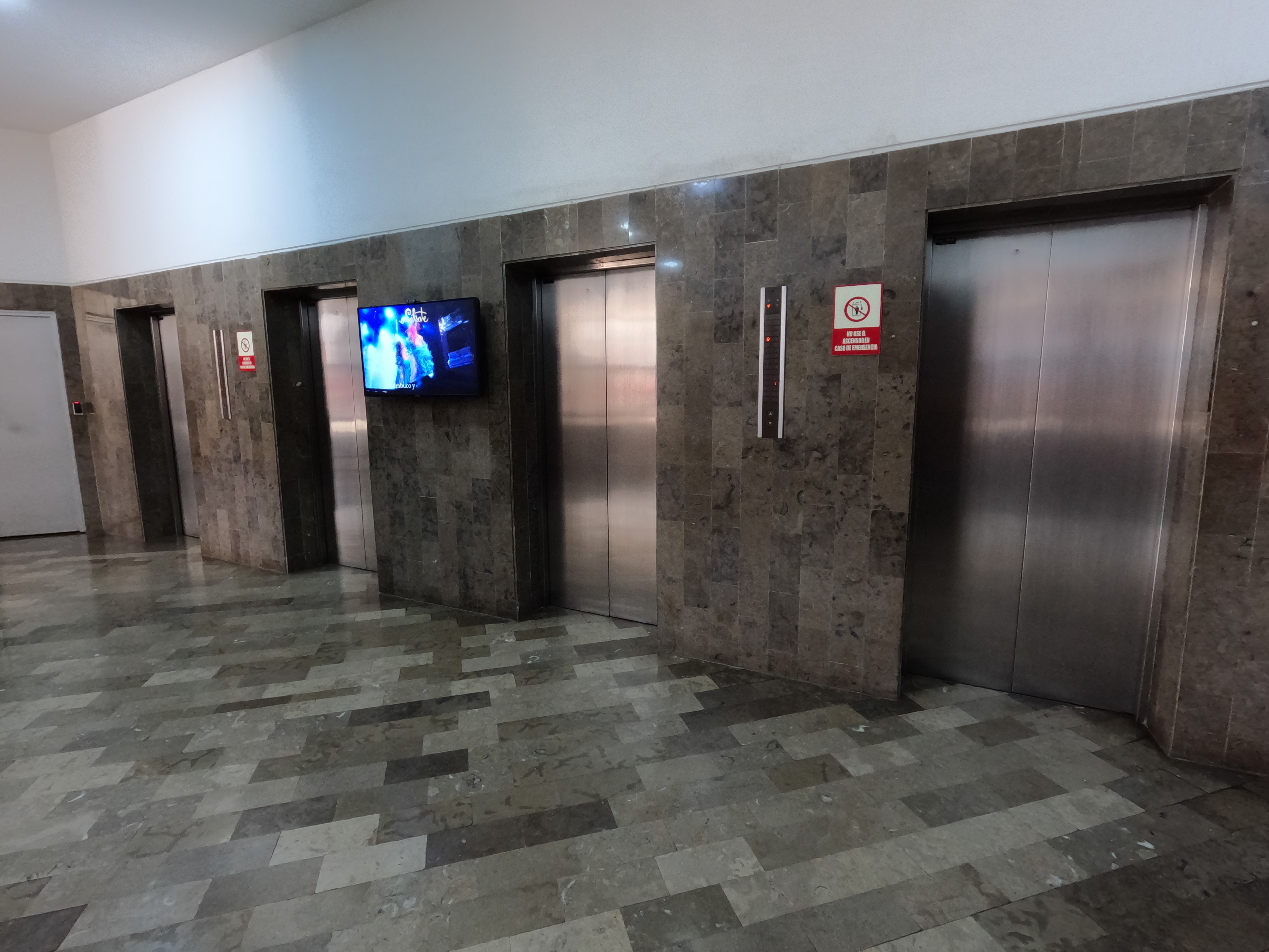 OFICINA EN BOLSA DE OCCIDENTE PARA ALQUILER O VENTA