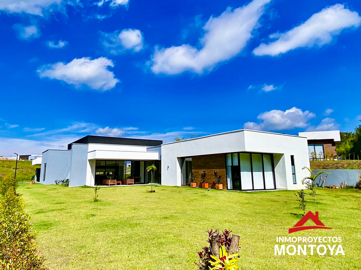 Casa campestre en obra gris, condominio Emunah, Cerritos