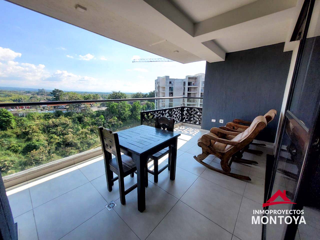 Apartamento piso 17 en conjunto, Cerritos, Pereira