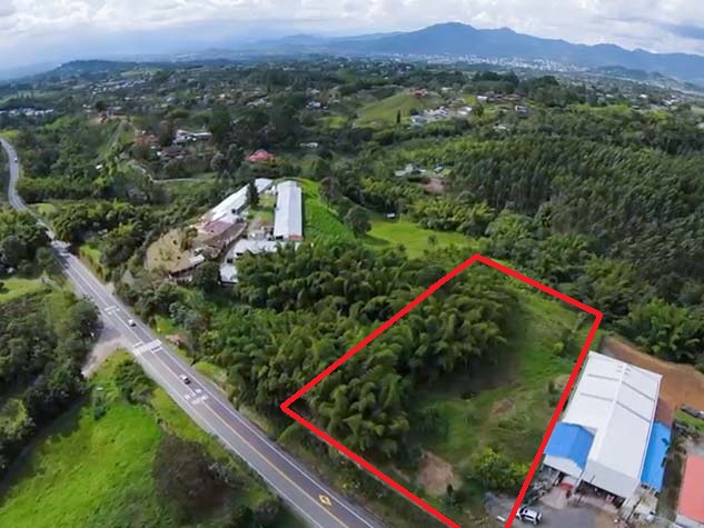 Lotes multipropósito sobre la vía Condina, Pereira