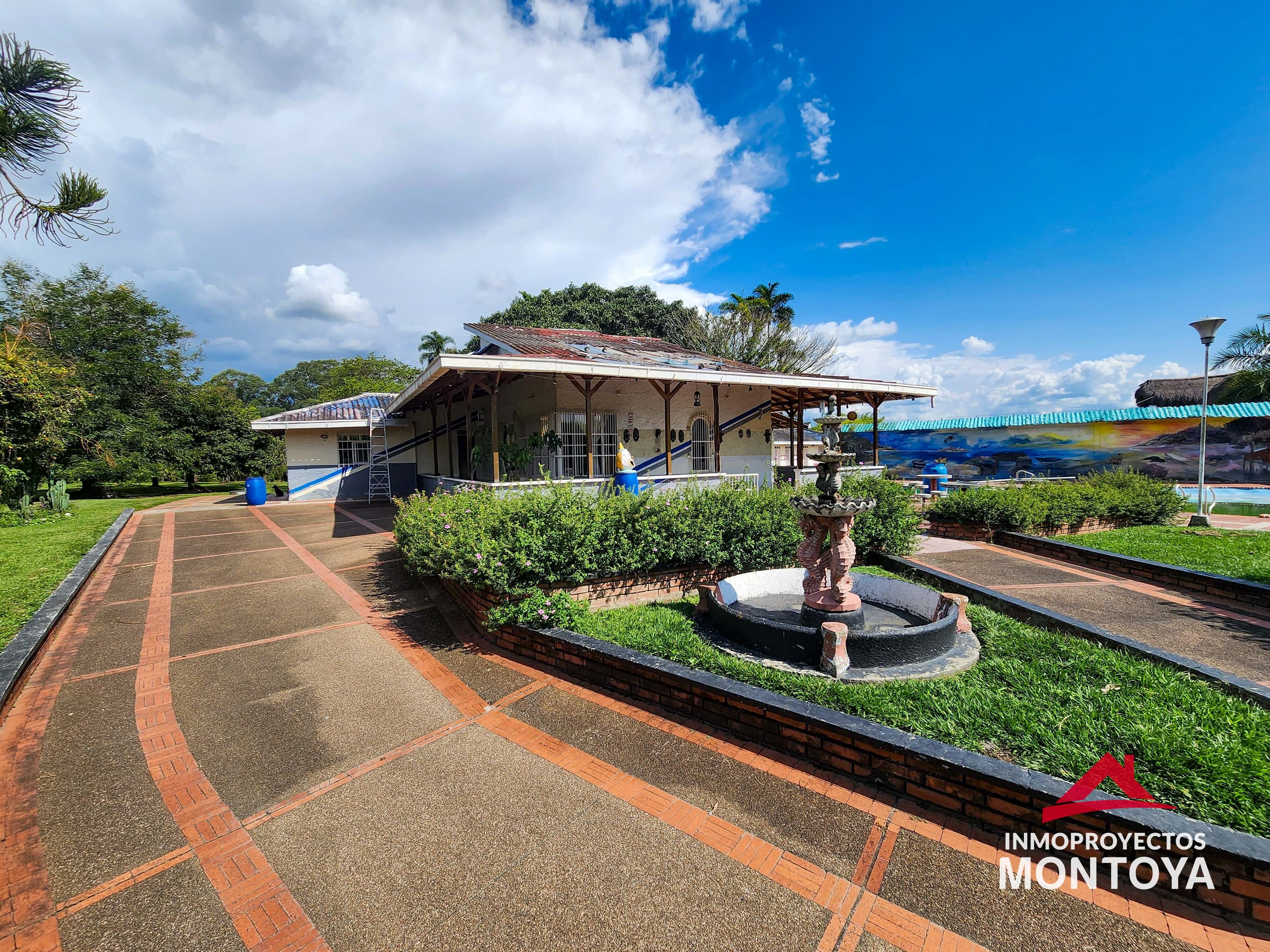 Casa-lote suburbano en Cerritos, Pereira