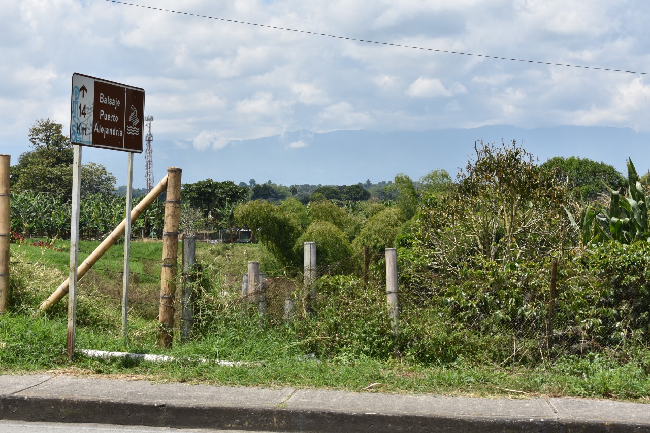 LOTE URBANO EN VENTA UBICADO EN QUIMBAYA SALIENDO A MONTENEGRO