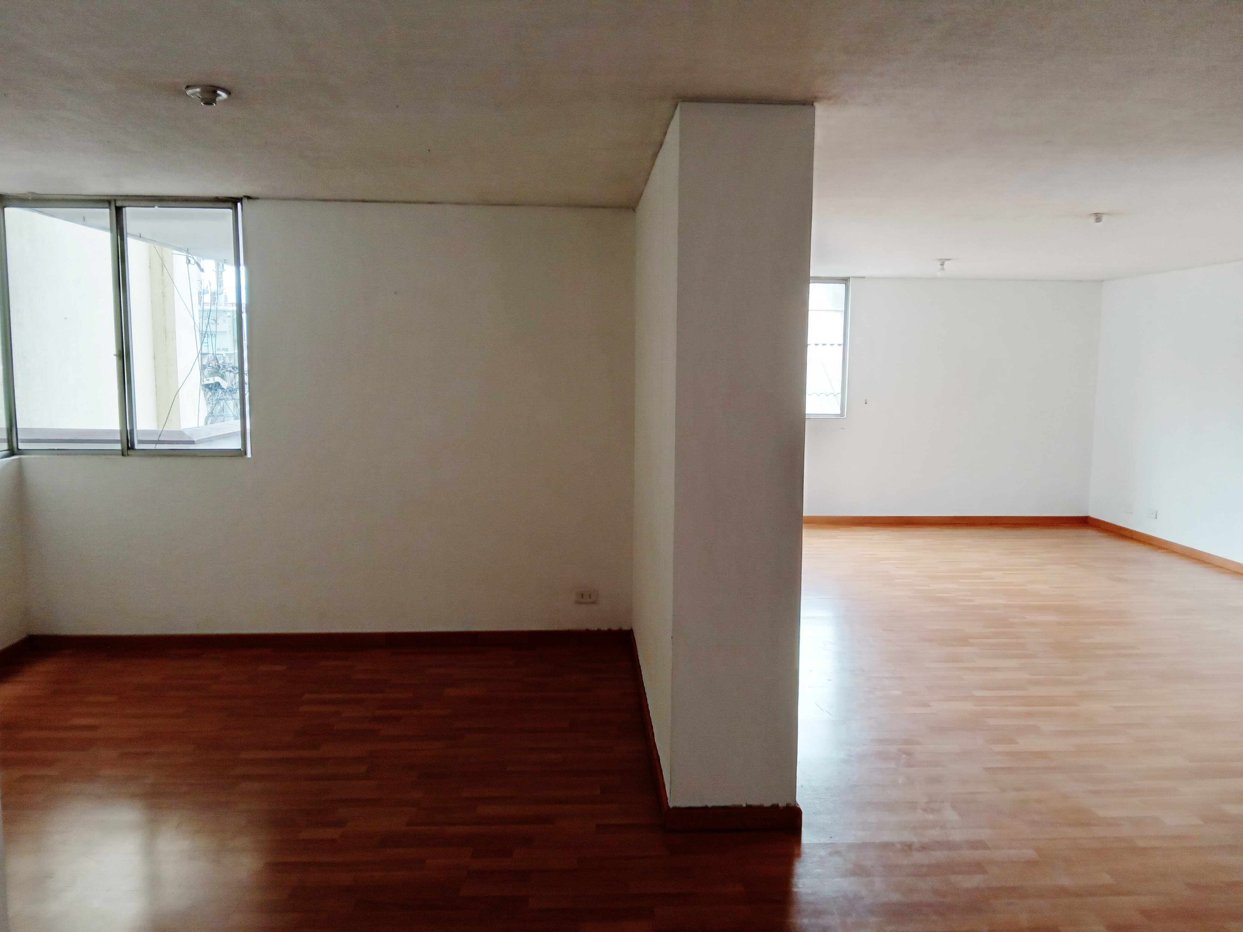 Edificio Comercial en venta,16 Locales, 7 Apartamentos, Palmira.