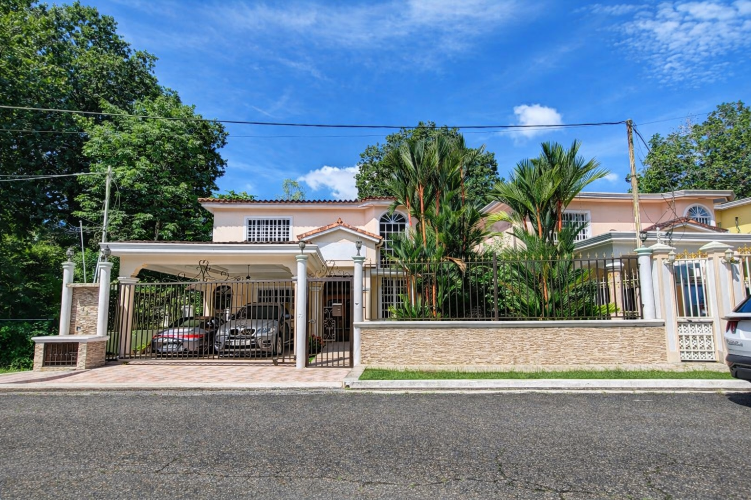 Venta de Casa Unifamiliar en Llanos de Curundú, Albrook Ancón - LH en Ciudad de Panamá, Panamá