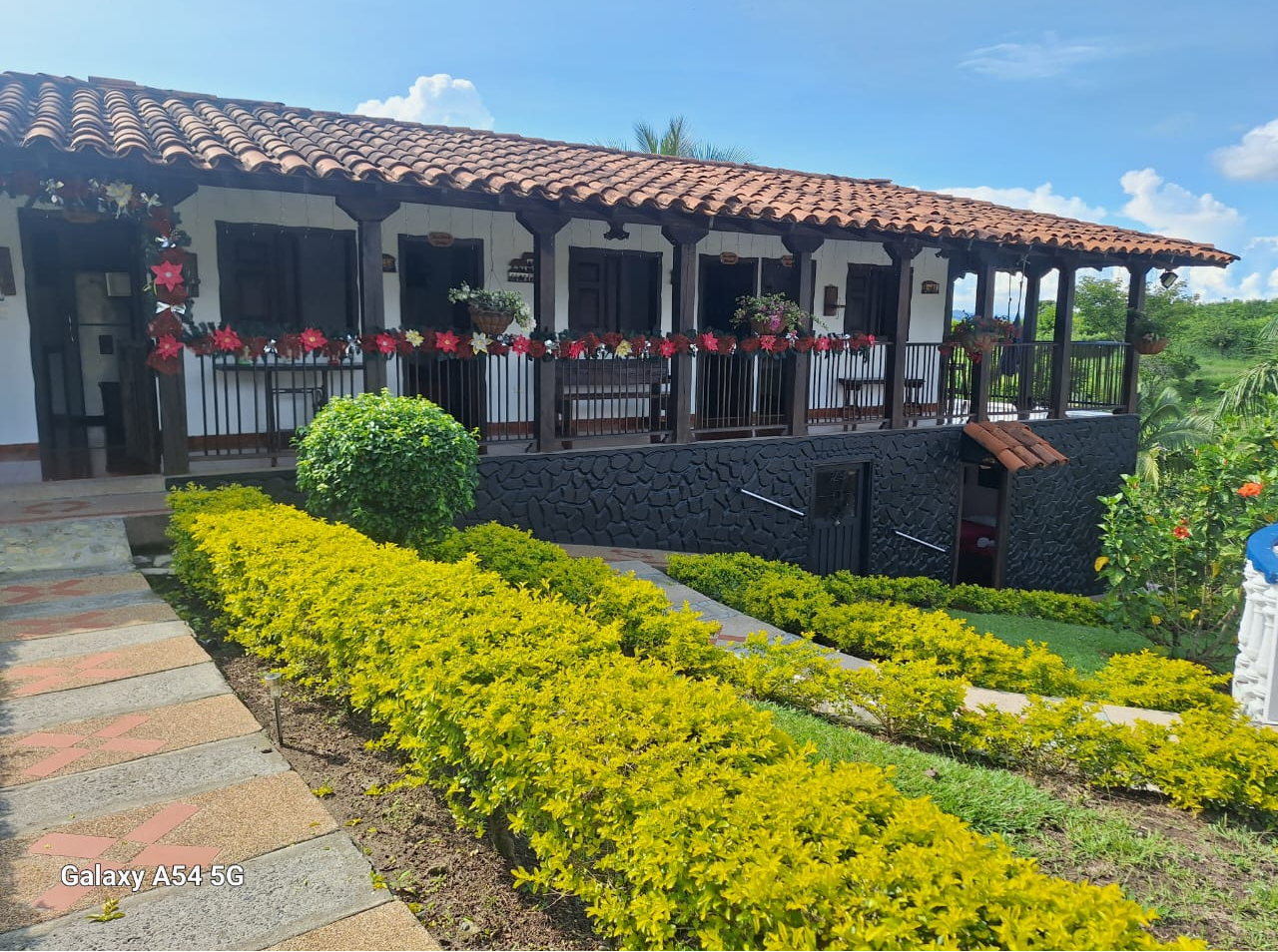 Venta Finca Hotel sector Montenegro via Quimbaya Quindio COD: 8316184