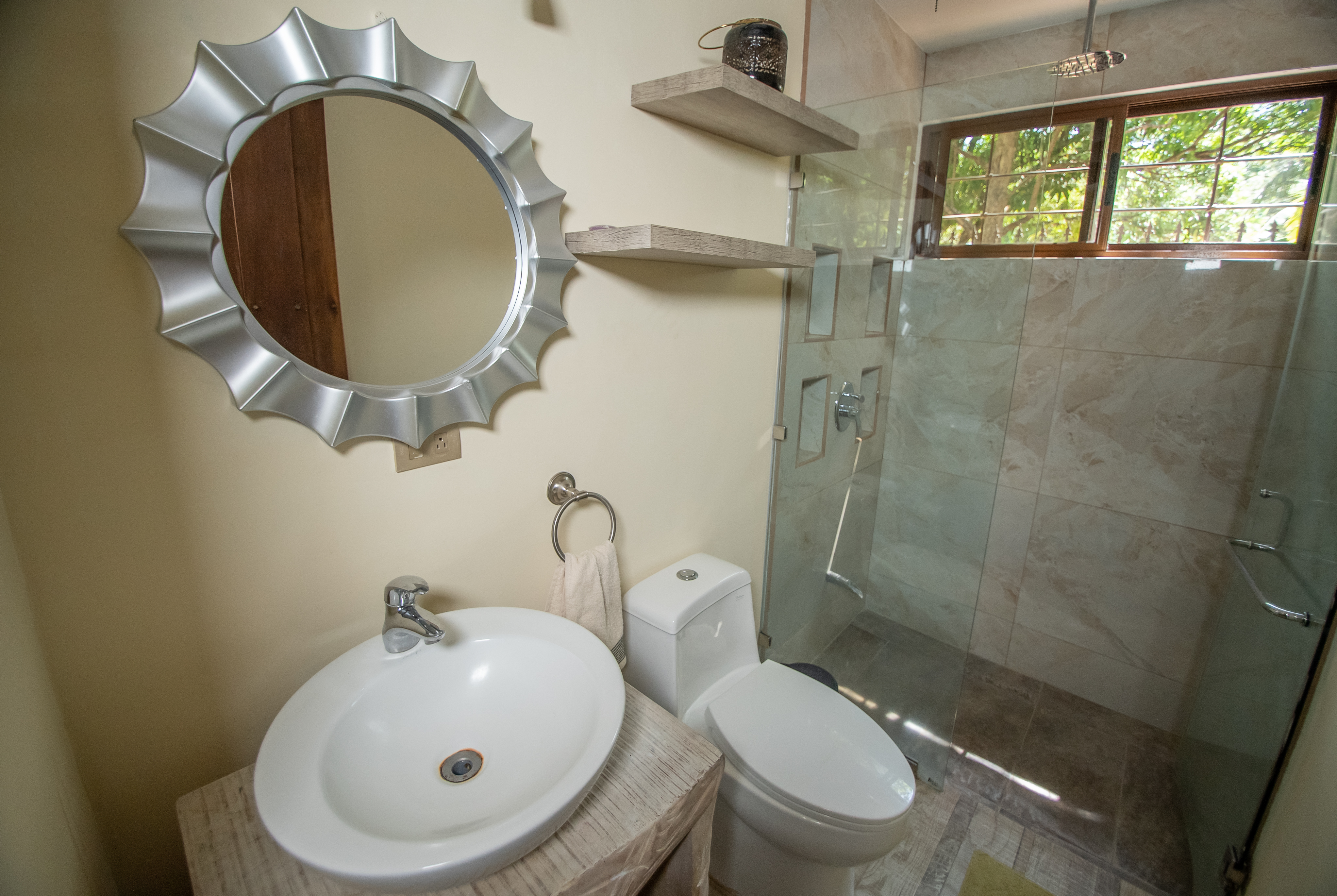 COUNTRY SIDE HOME FOR SALE - GUADALUPE | LIBERIA