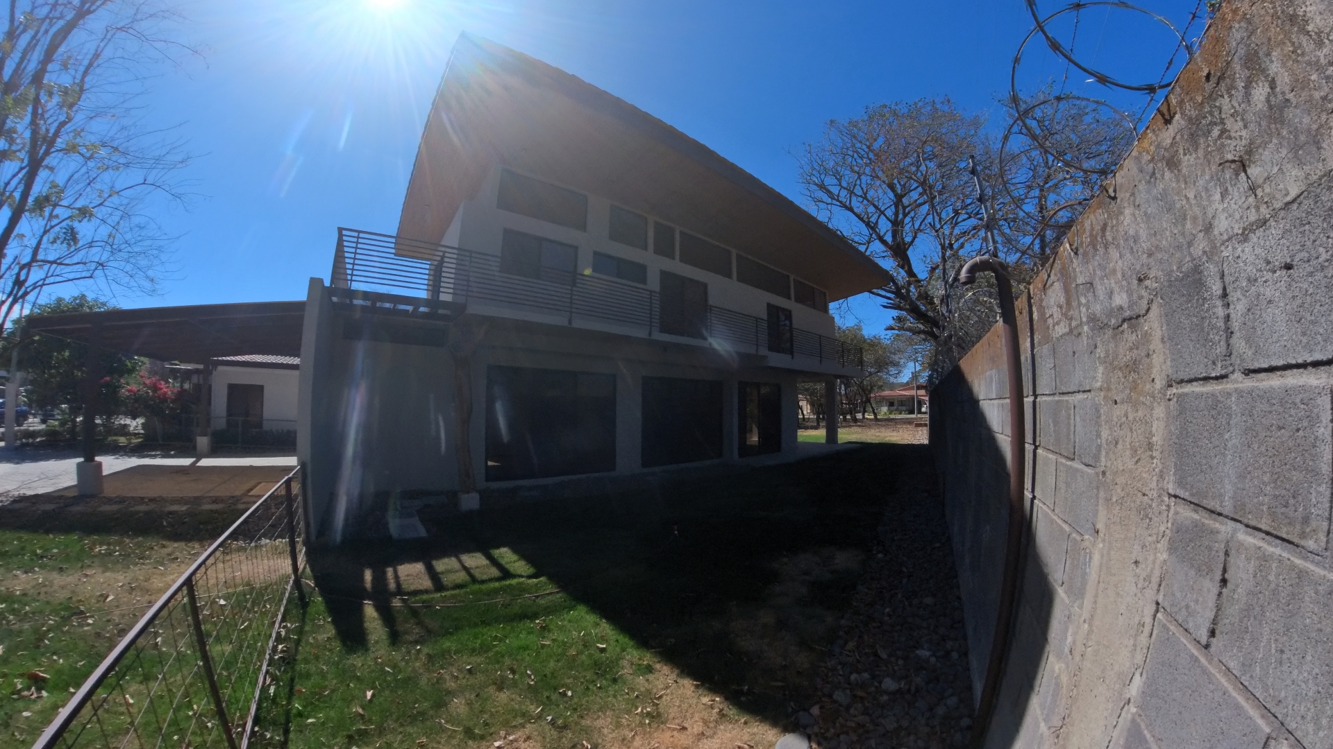 SE ALQUILA CASA EN CONDOMINIO COLONIA BLANCA EC - LIBERIA