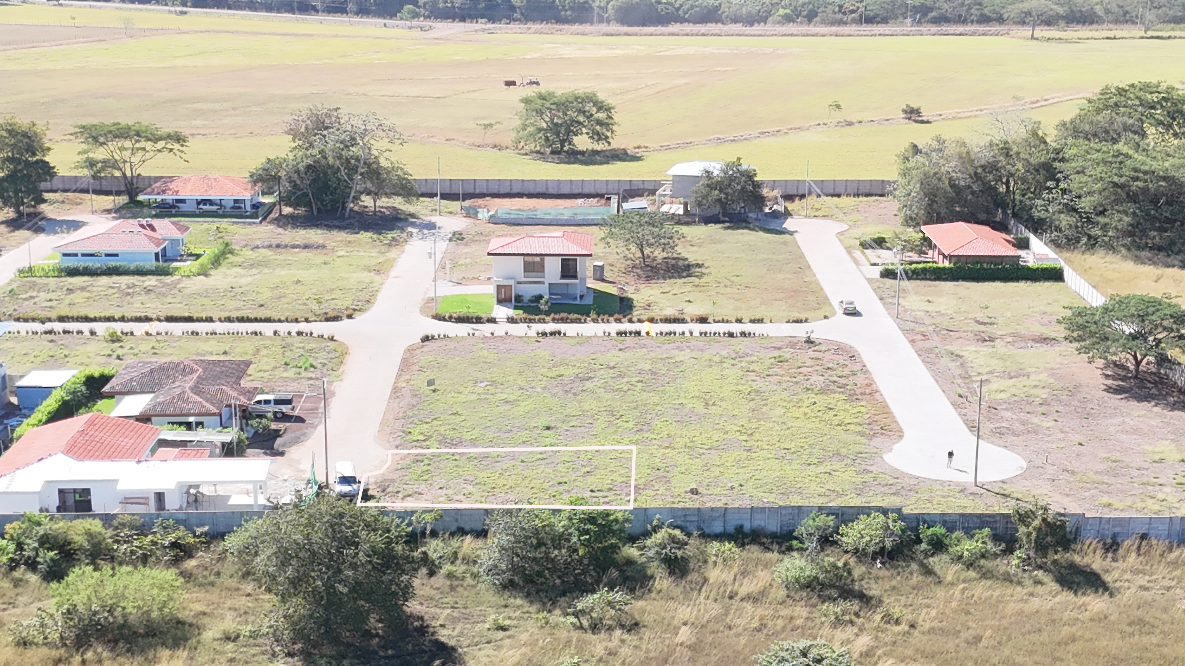 LOTE EN VENTA CONDOMINIO LA TAHONA - COMUNIDAD