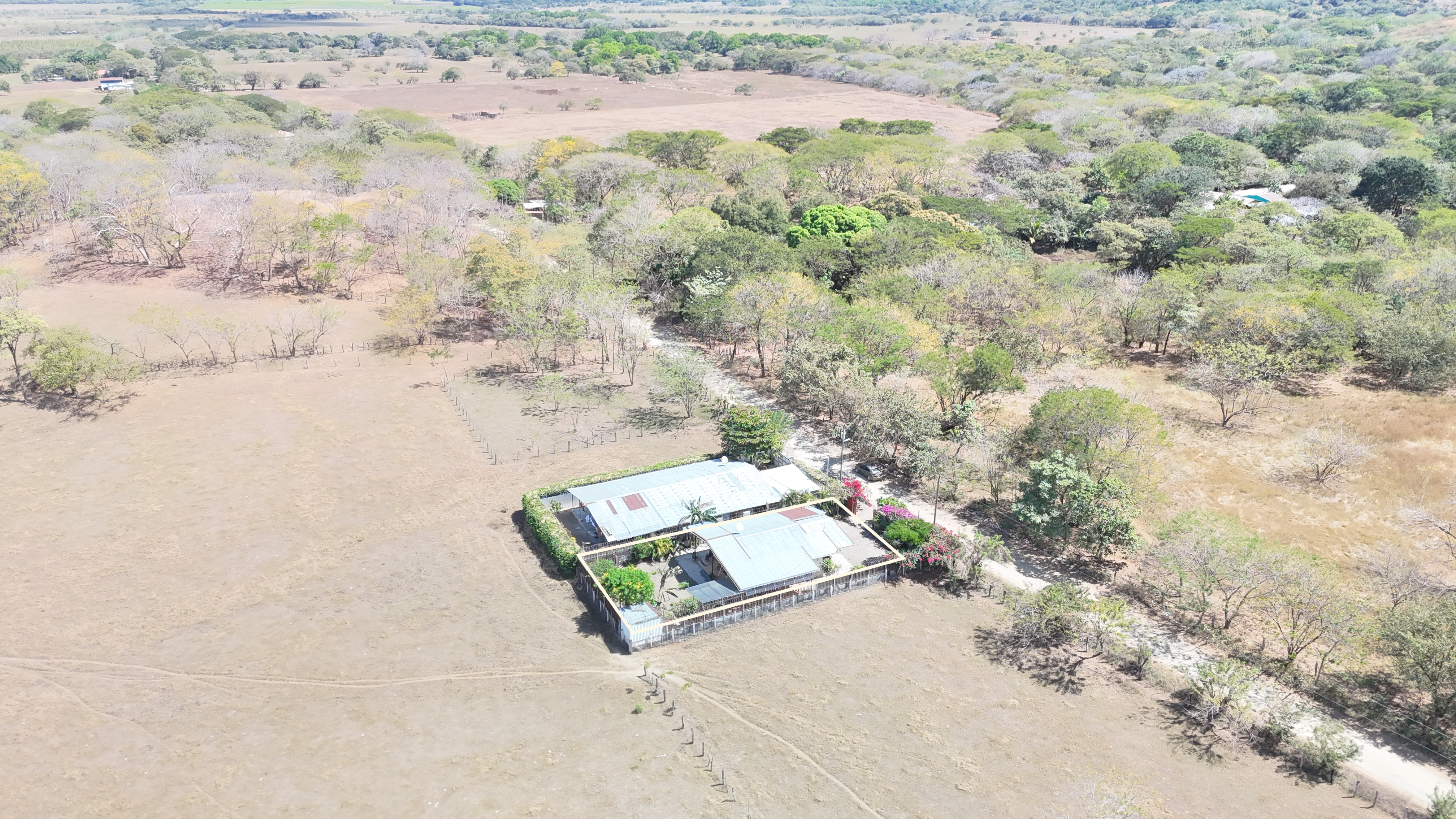 HERMOSA CASA EN VENTA TIPO QUINTA - FILADELFIA