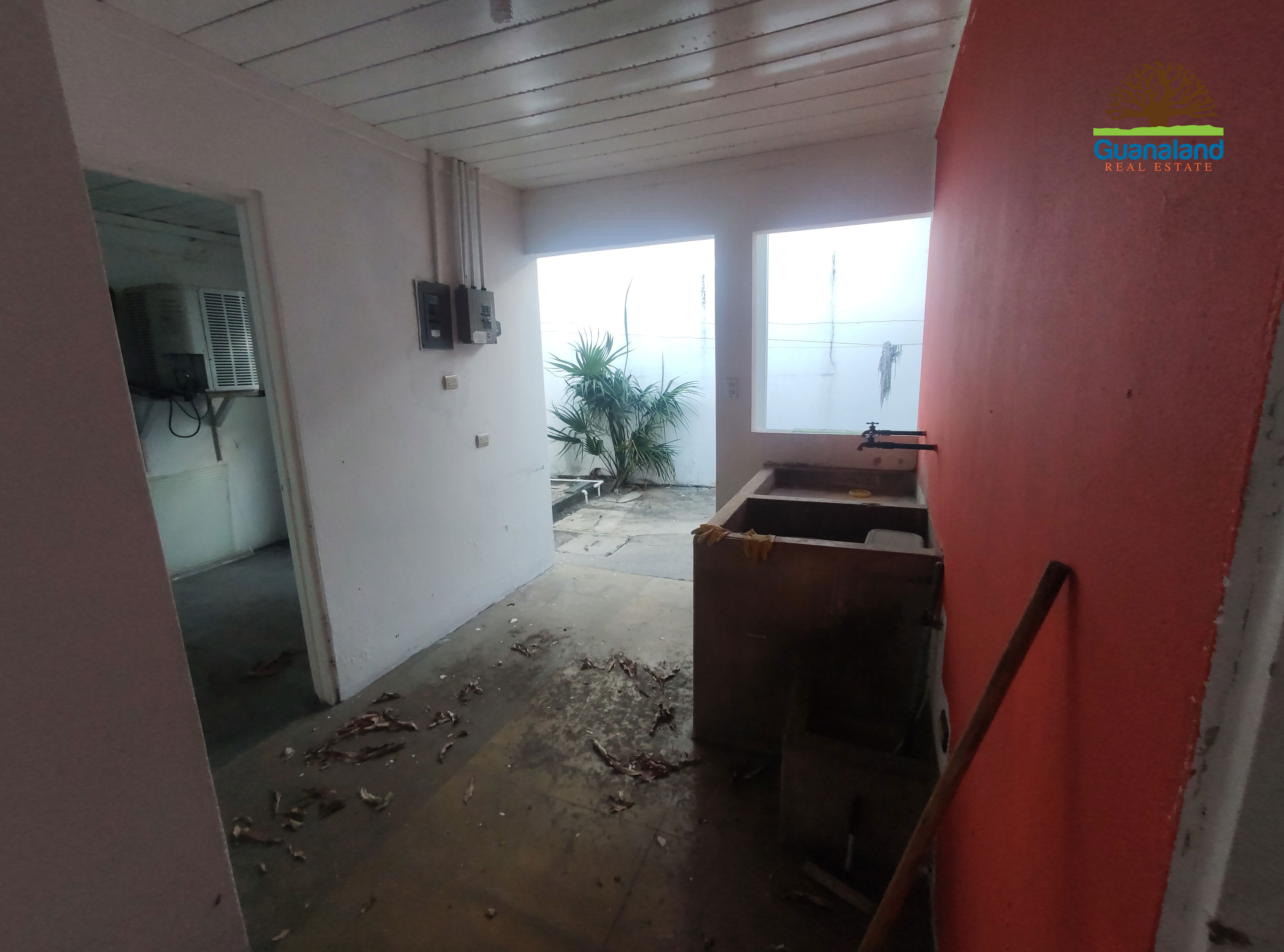 ALQUILER LOCAL COMERCIAL - AVE. 25 JULIO | LIBERIA