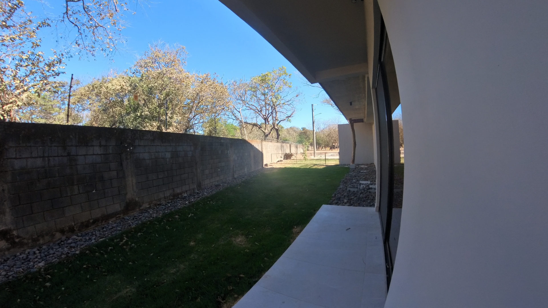 SE ALQUILA CASA EN CONDOMINIO COLONIA BLANCA EC - LIBERIA