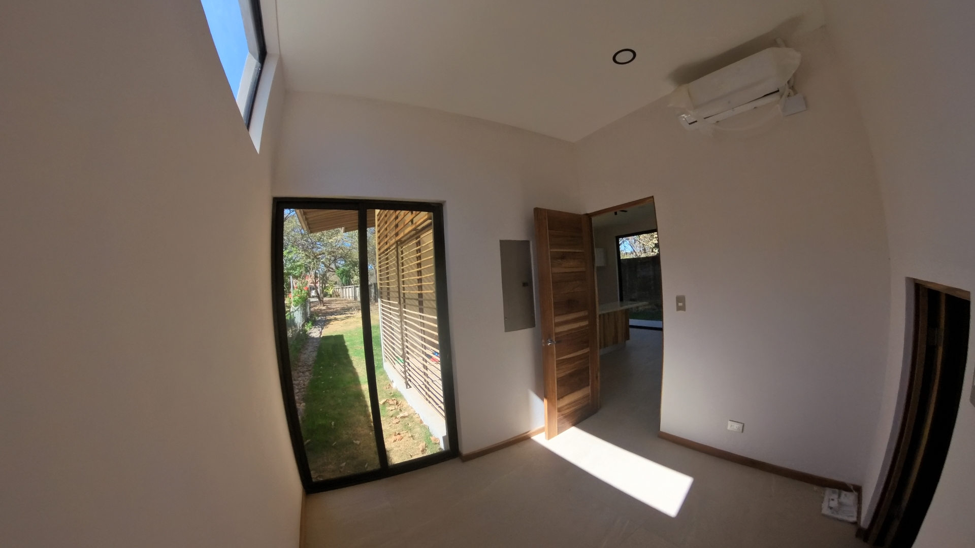 SE ALQUILA CASA EN CONDOMINIO COLONIA BLANCA EC - LIBERIA