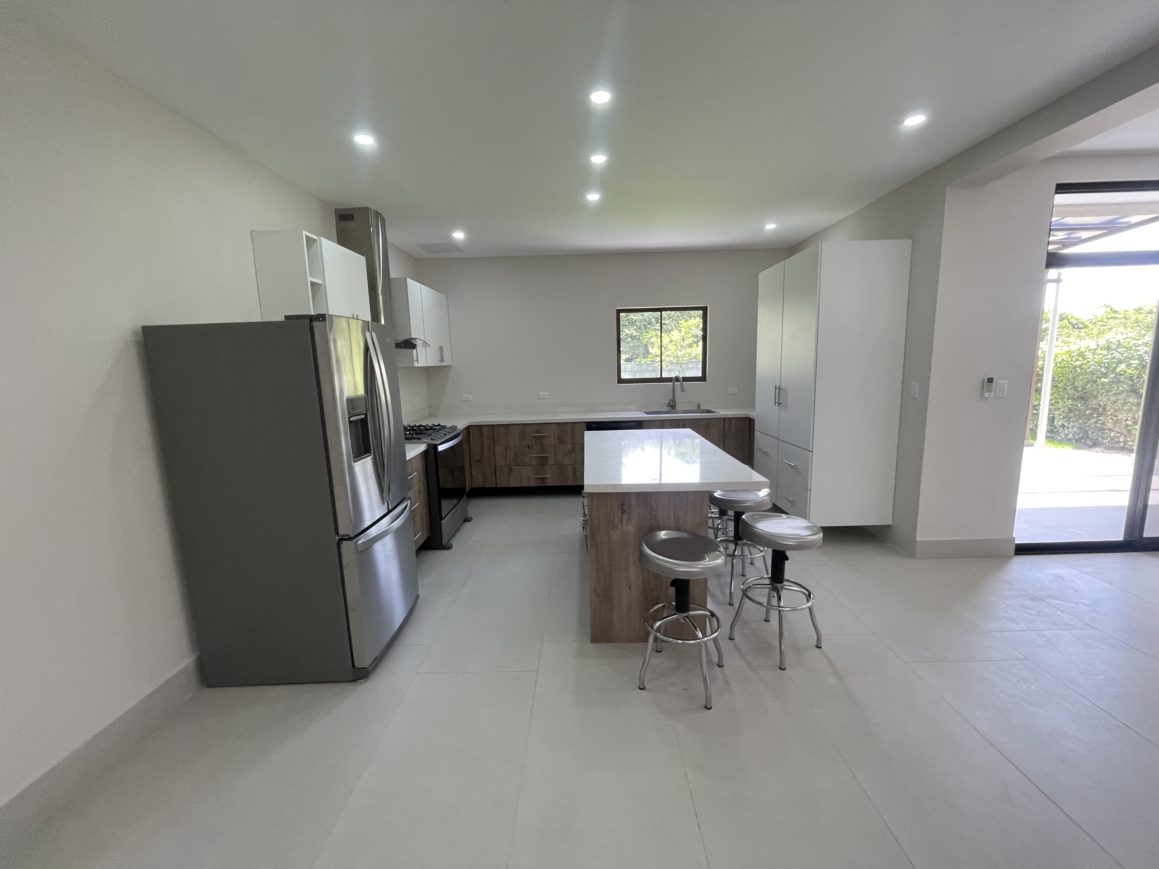 HOUSE FOR RENT IN CONDOMINIUM - TAYACAN | LIBERIA