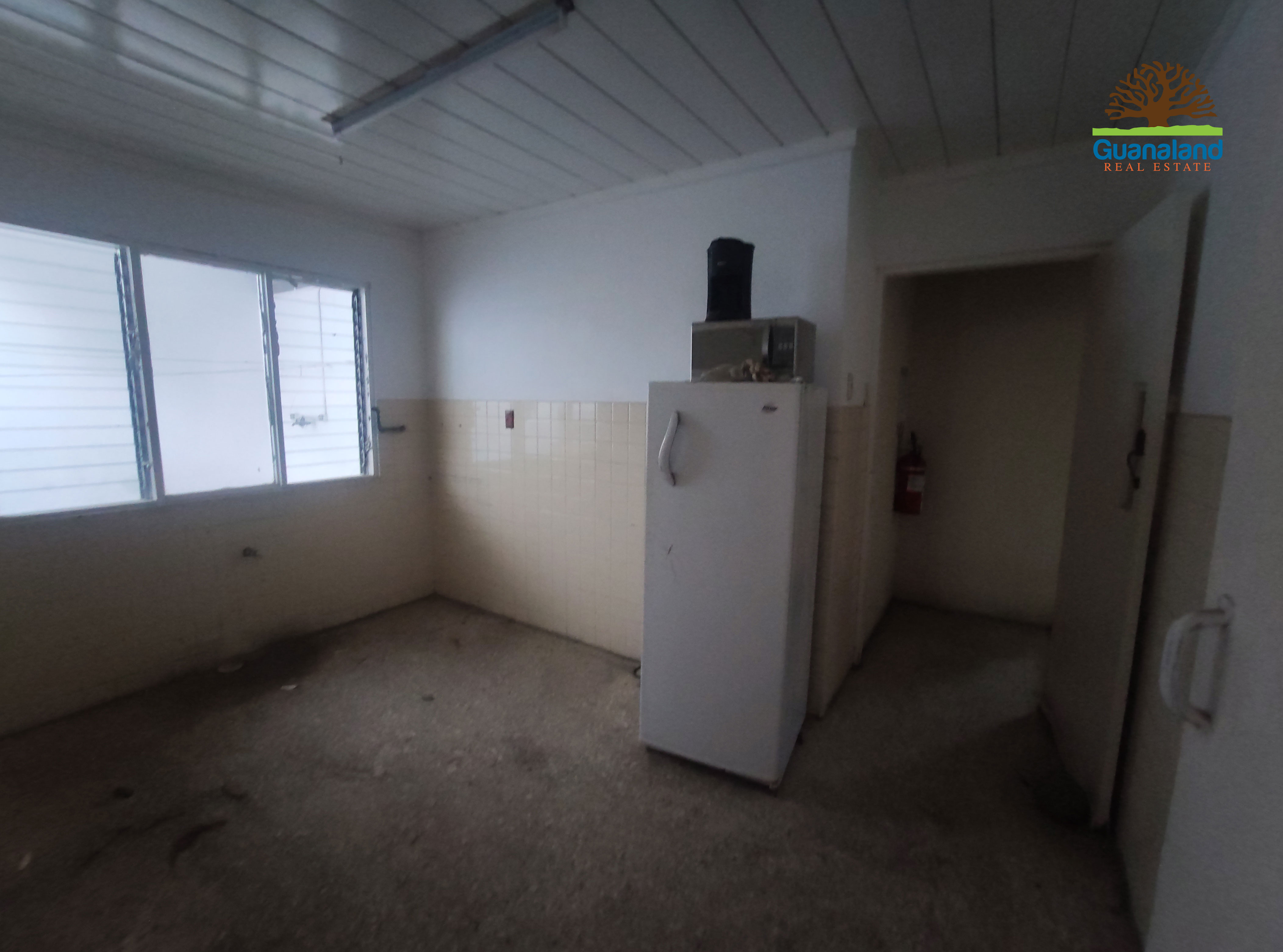 ALQUILER LOCAL COMERCIAL - AVE. 25 JULIO | LIBERIA