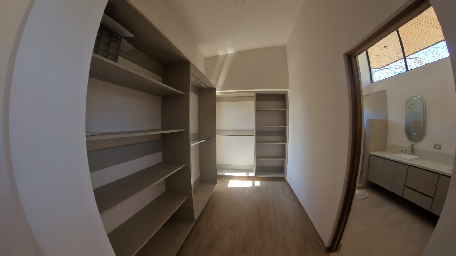 SE ALQUILA CASA EN CONDOMINIO COLONIA BLANCA EC - LIBERIA