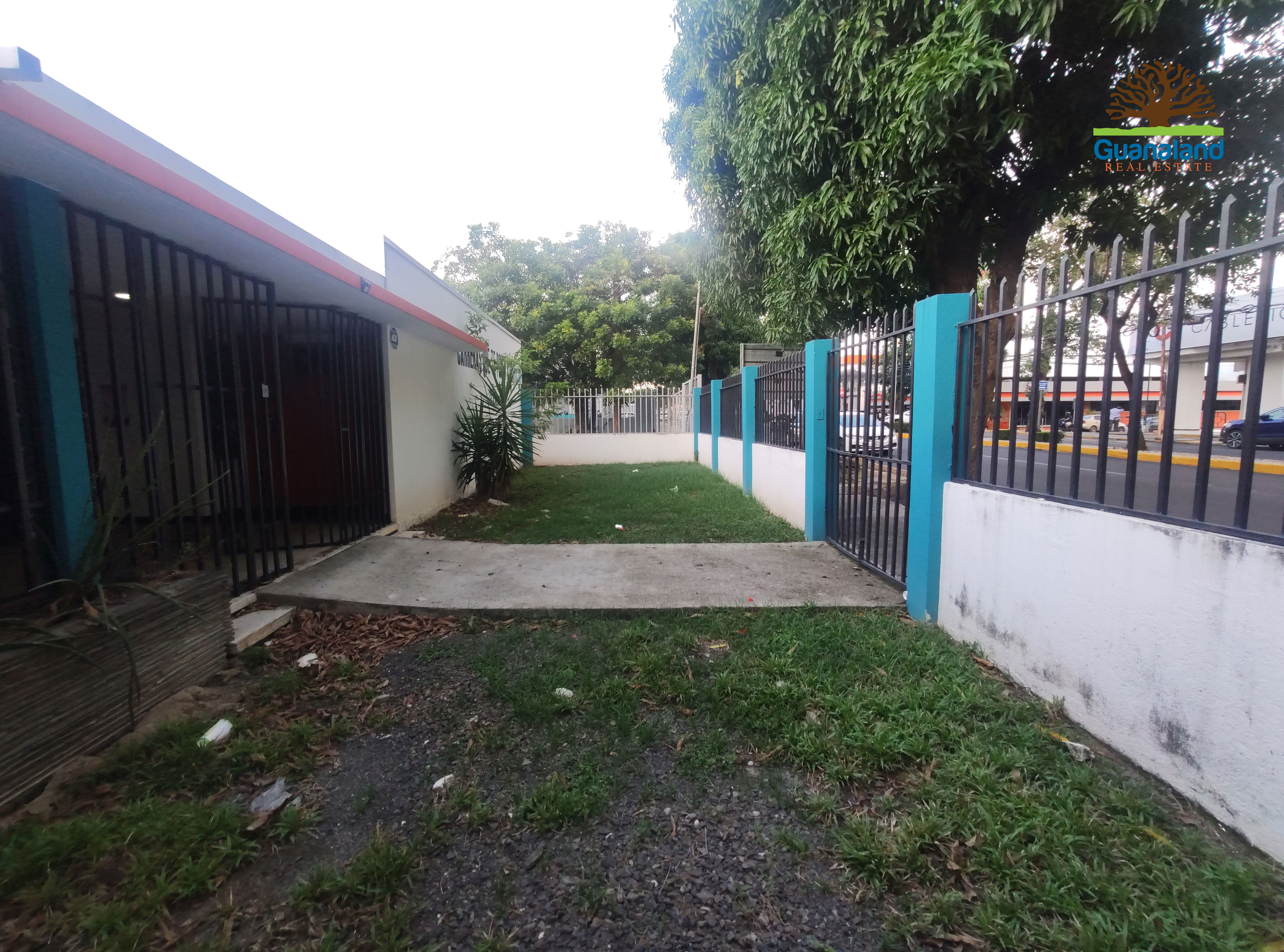 ALQUILER LOCAL COMERCIAL - AVE. 25 JULIO | LIBERIA