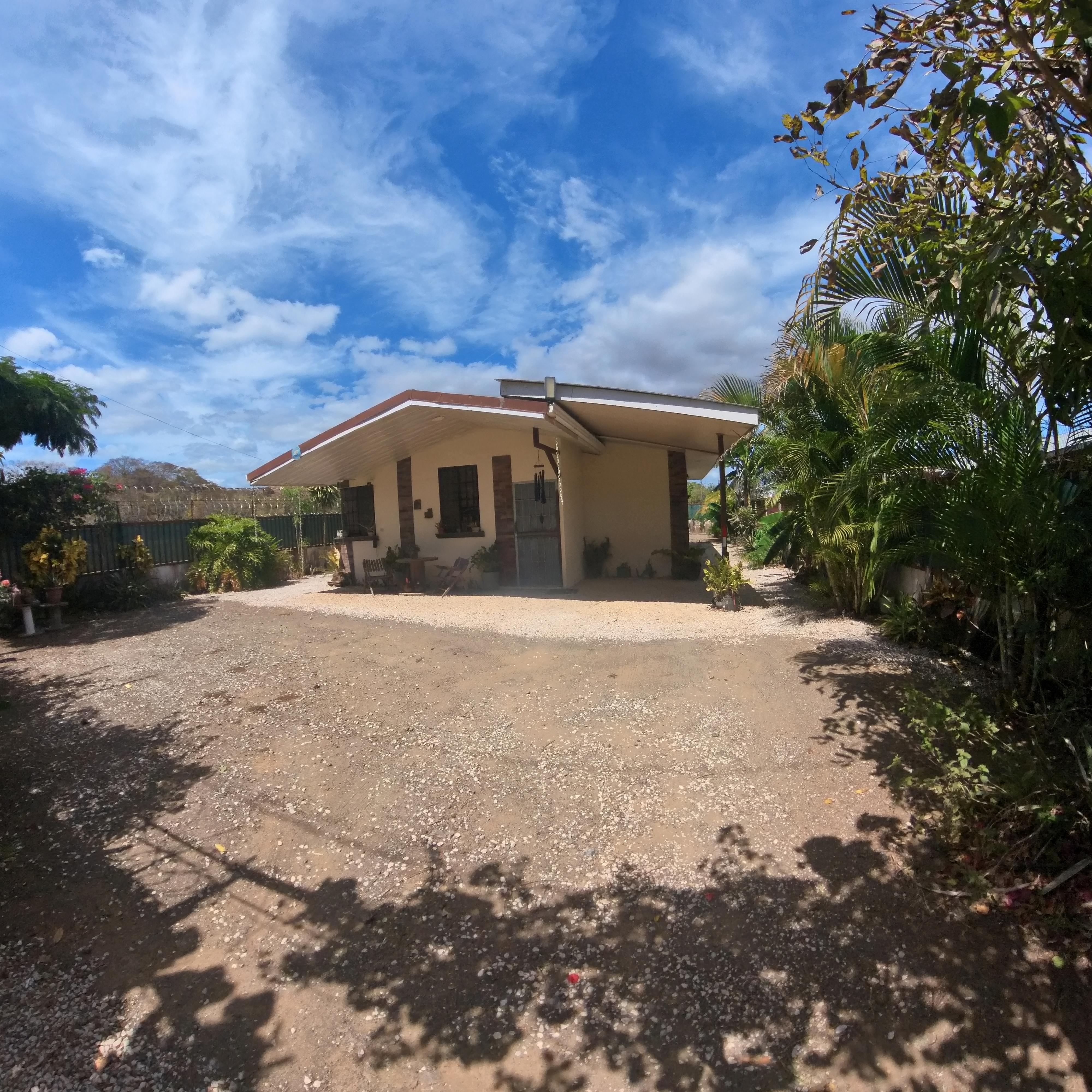 HERMOSA CASA EN VENTA TIPO QUINTA - FILADELFIA