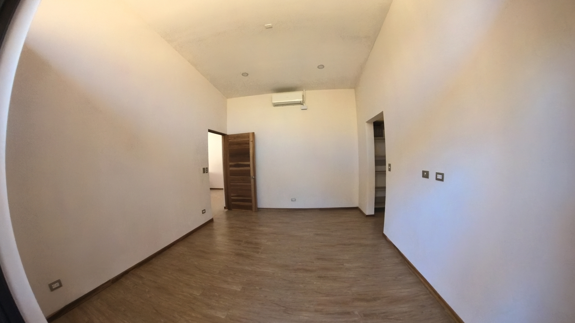 SE ALQUILA CASA EN CONDOMINIO COLONIA BLANCA EC - LIBERIA