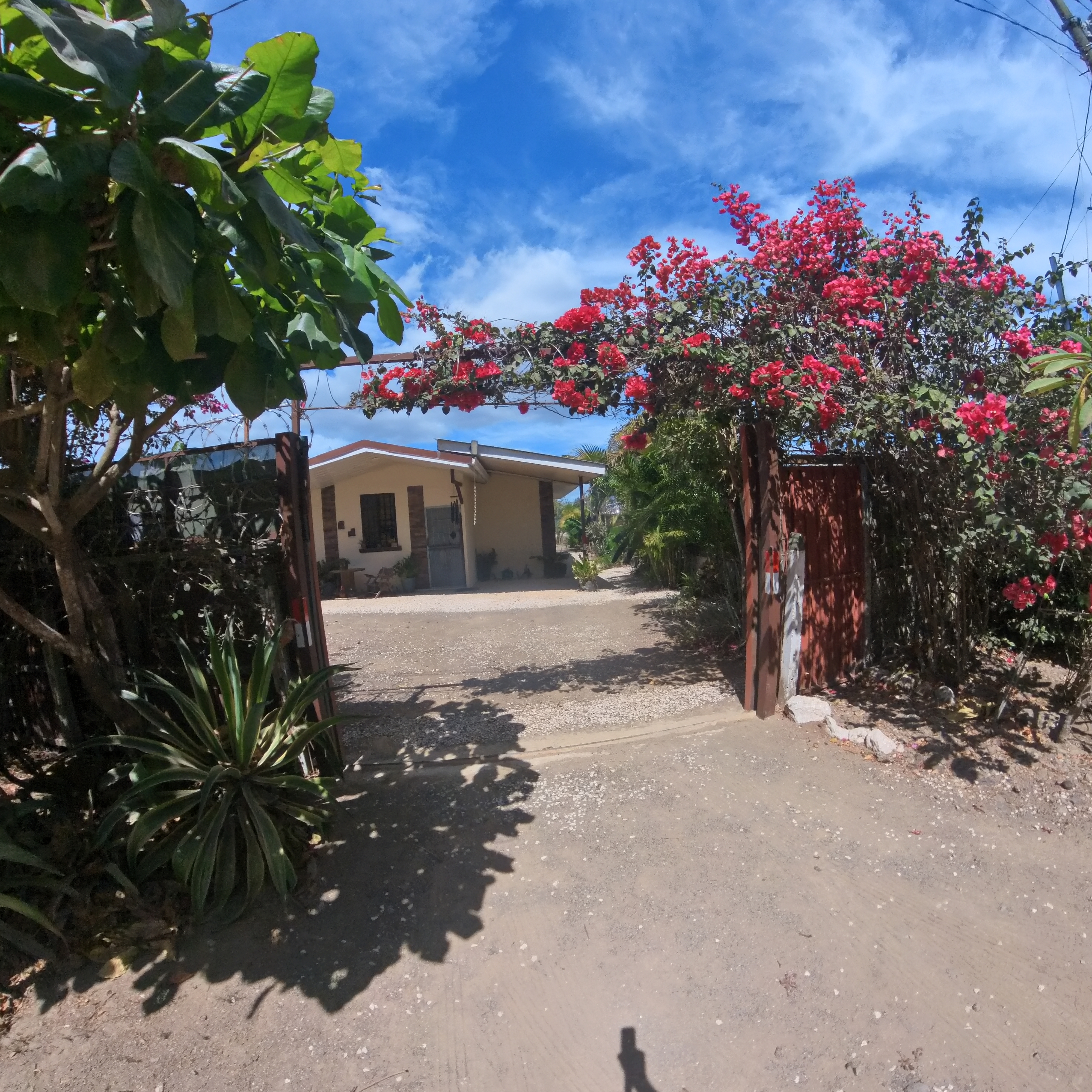 HERMOSA CASA EN VENTA TIPO QUINTA - FILADELFIA