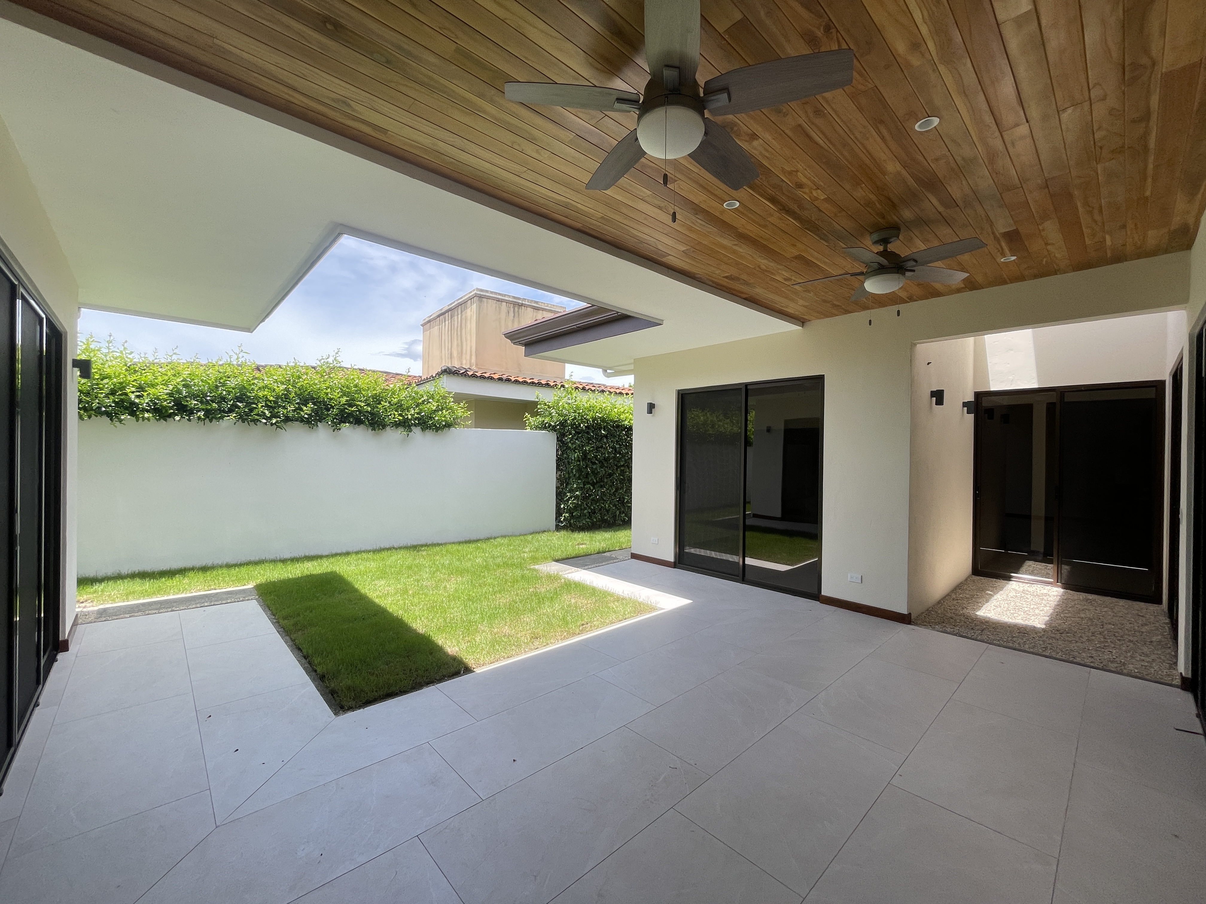 CONDOMINIO EN VENTA - PARQUE DEL ENCINO | LIBERIA